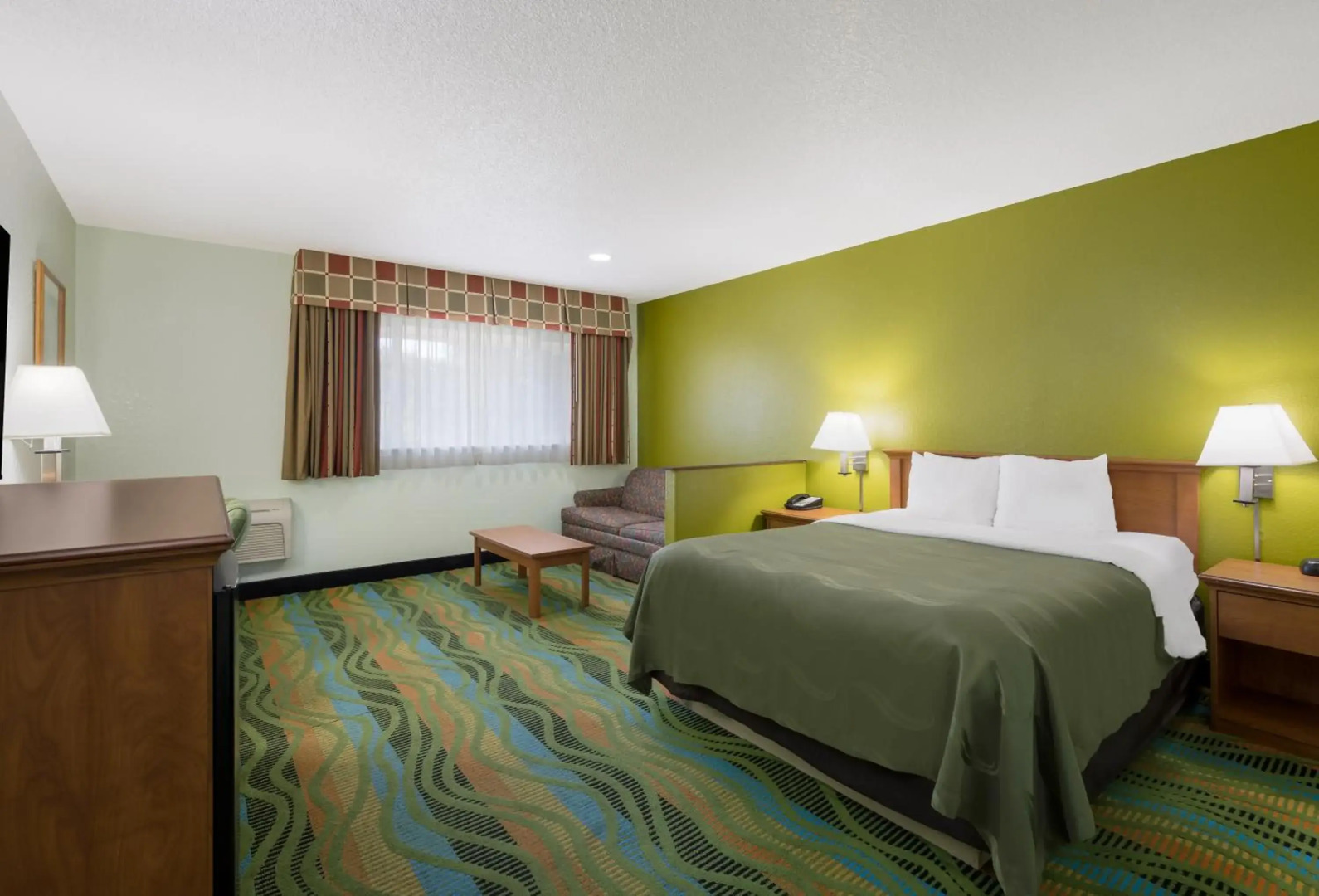 Quality Inn & Suites Medford Airport