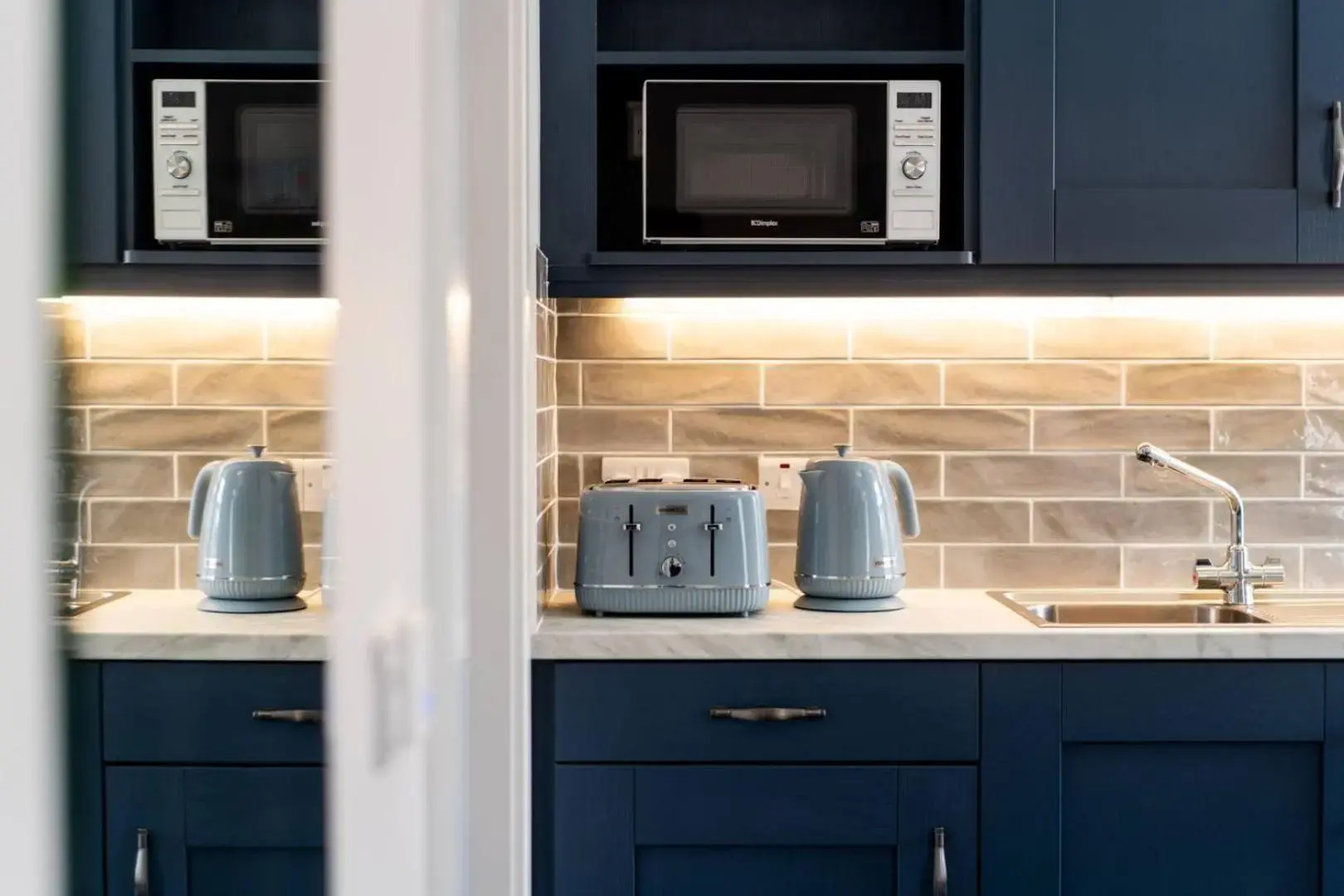 Bridge Inn Studio Apartments