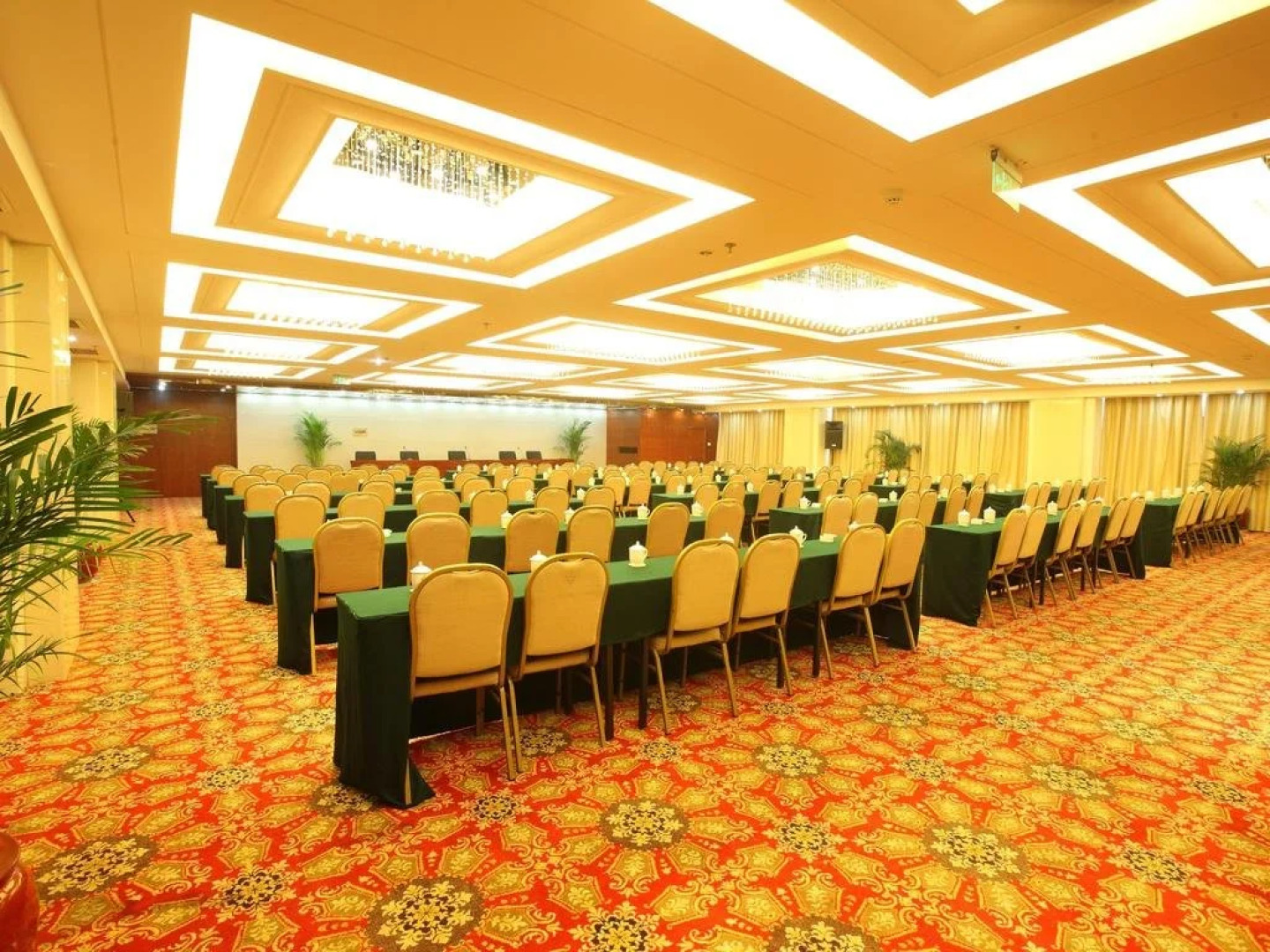 Huzhou Wuxing Crown Hotel