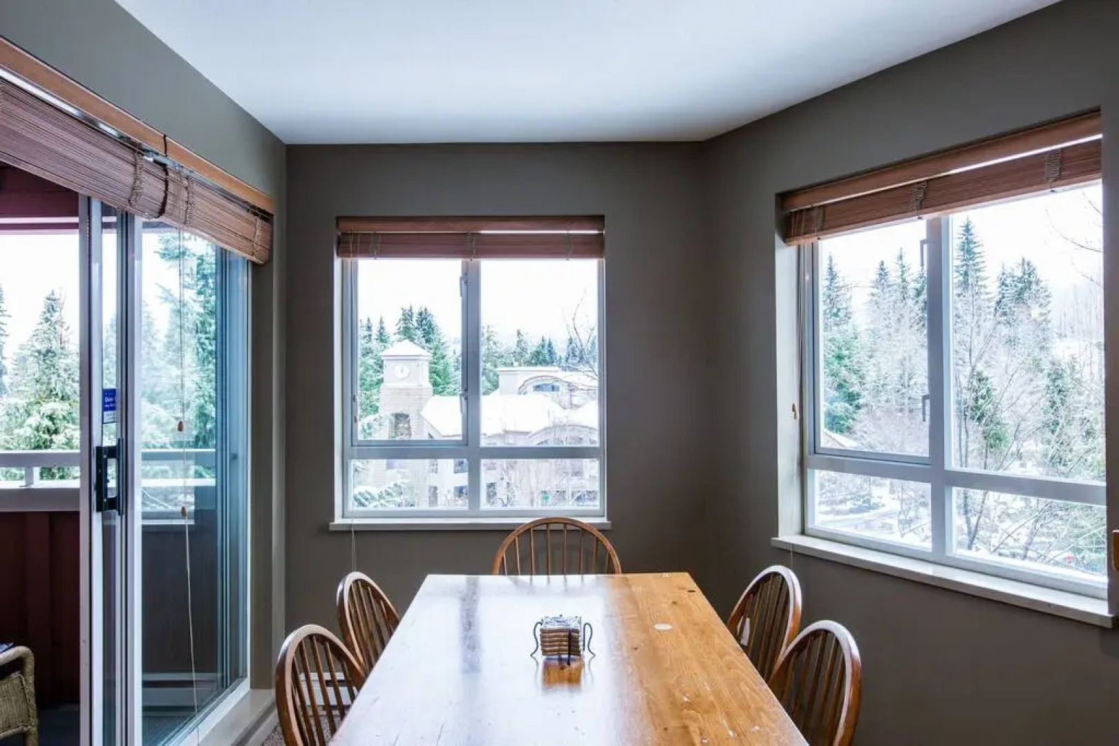 Whistler Village -  Best location - spacious - Village stroll - Walk to lift - bars - restaurants - grocery store - liquor store Deer Lodge 341