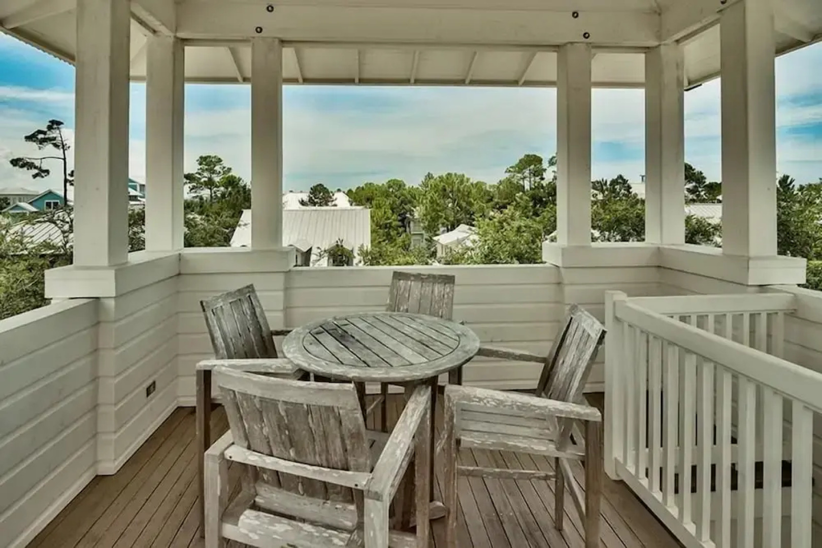 The White House of Watercolor 4 Bedroom Holiday Home by Five Star Properties