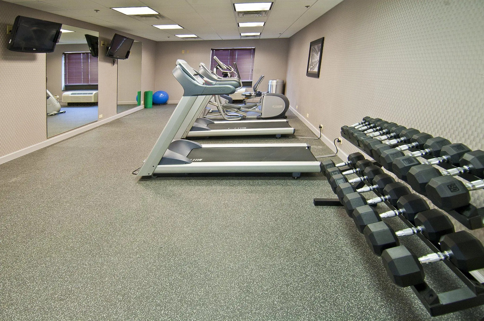 Holiday Inn Express & Suites Jackson / Pearl Intl Airport by IHG