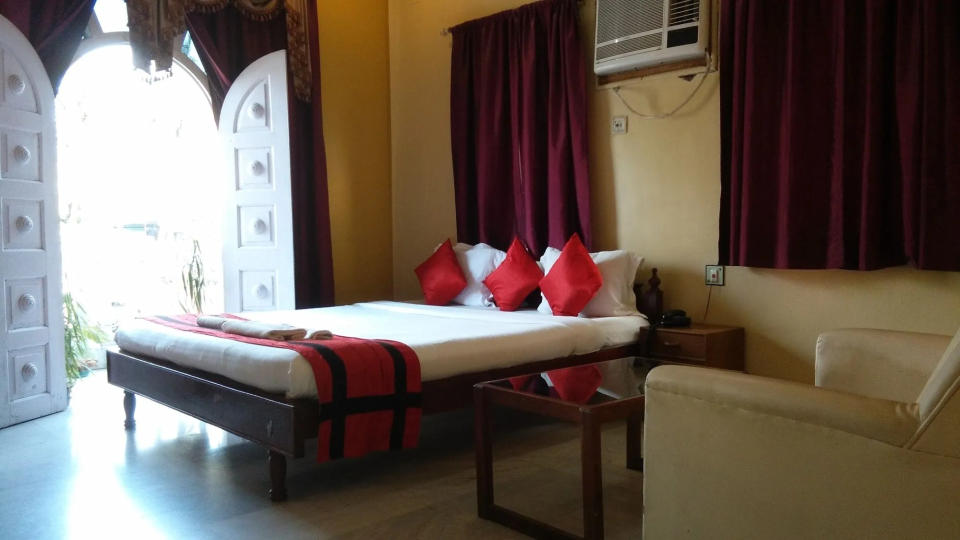 New Hotel White Palace