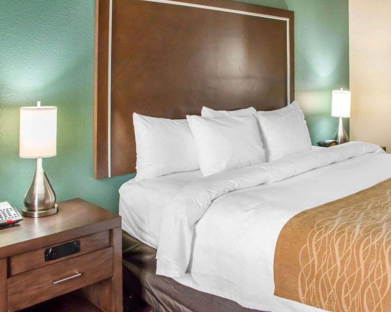 Comfort Inn & Suites San Marcos near Outlet Mall