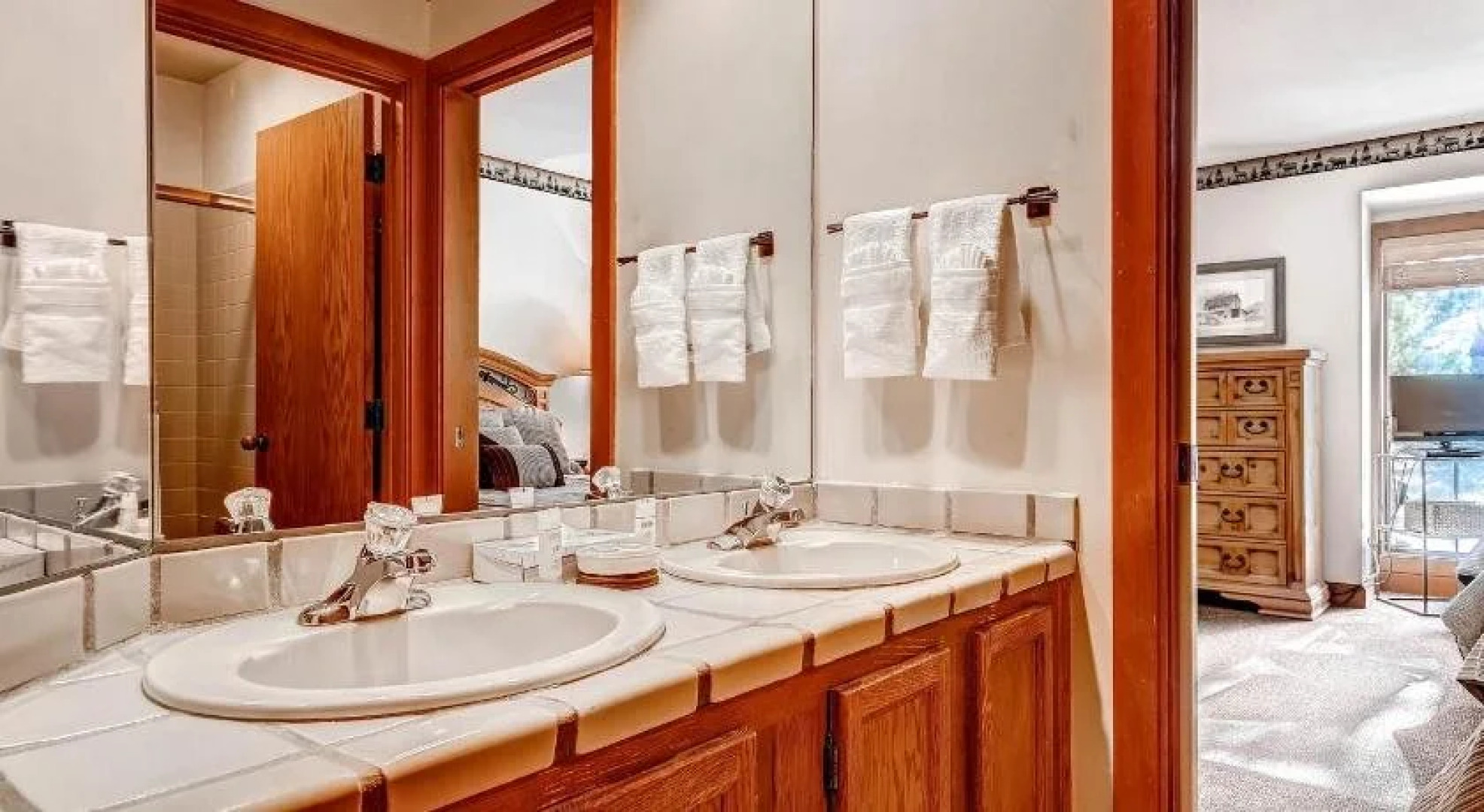 Silver Cliff Village