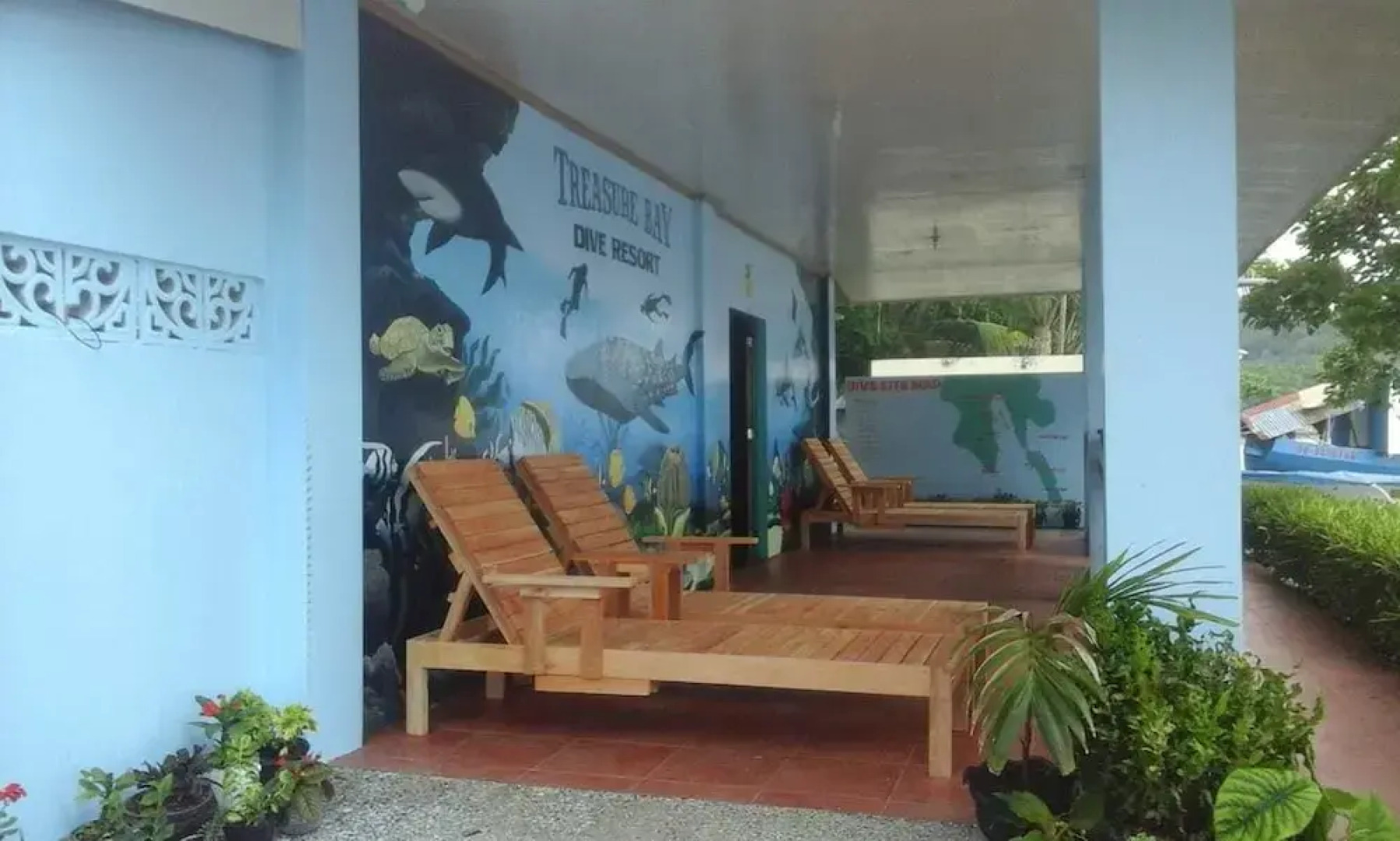 Treasure Bay Dive Resort