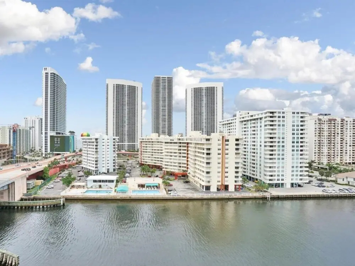 Incredible Bay View 3 Bed Private Floor Apt 1101 BW Resort Miami FL