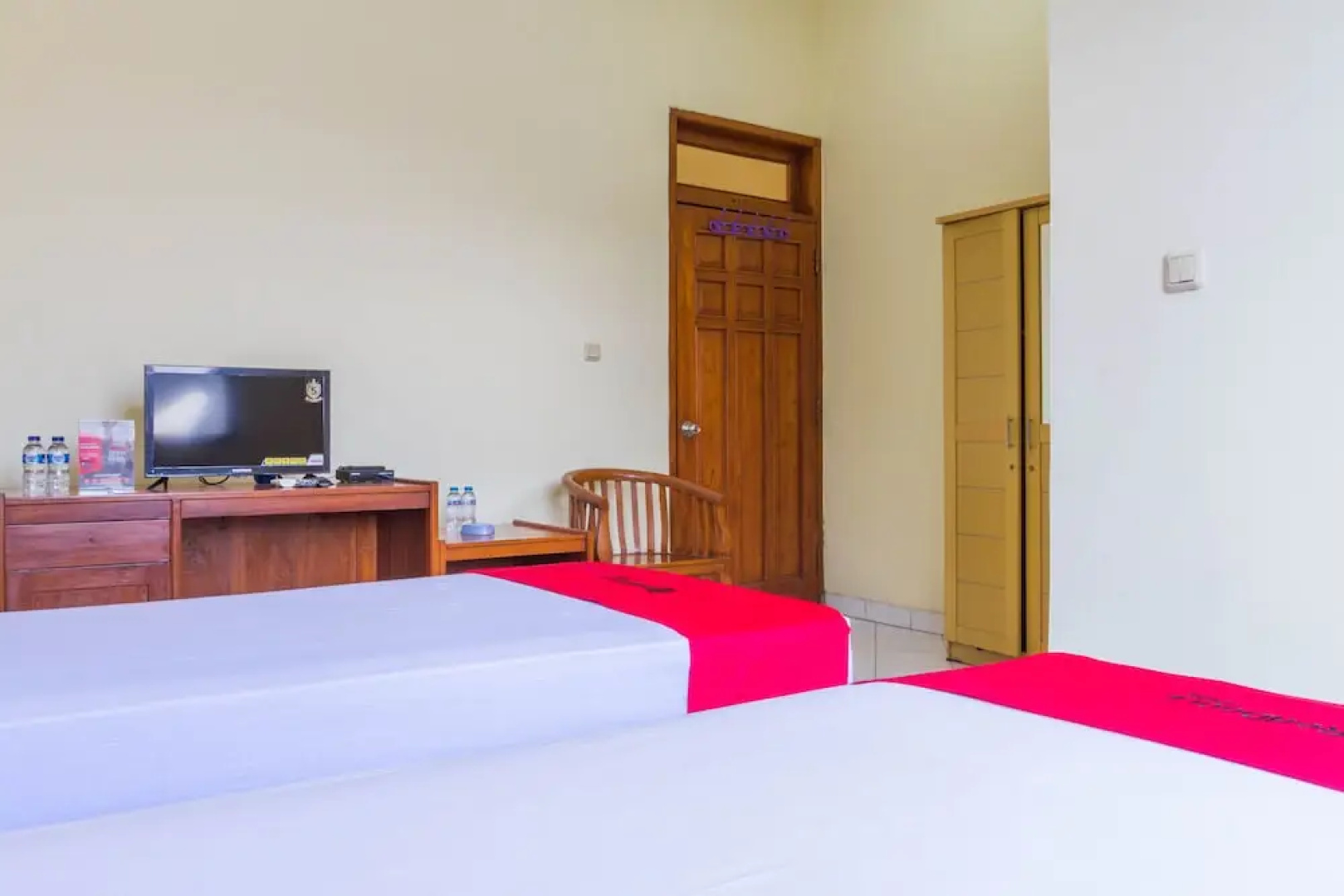 Reddoorz Near Grage City Mall 2