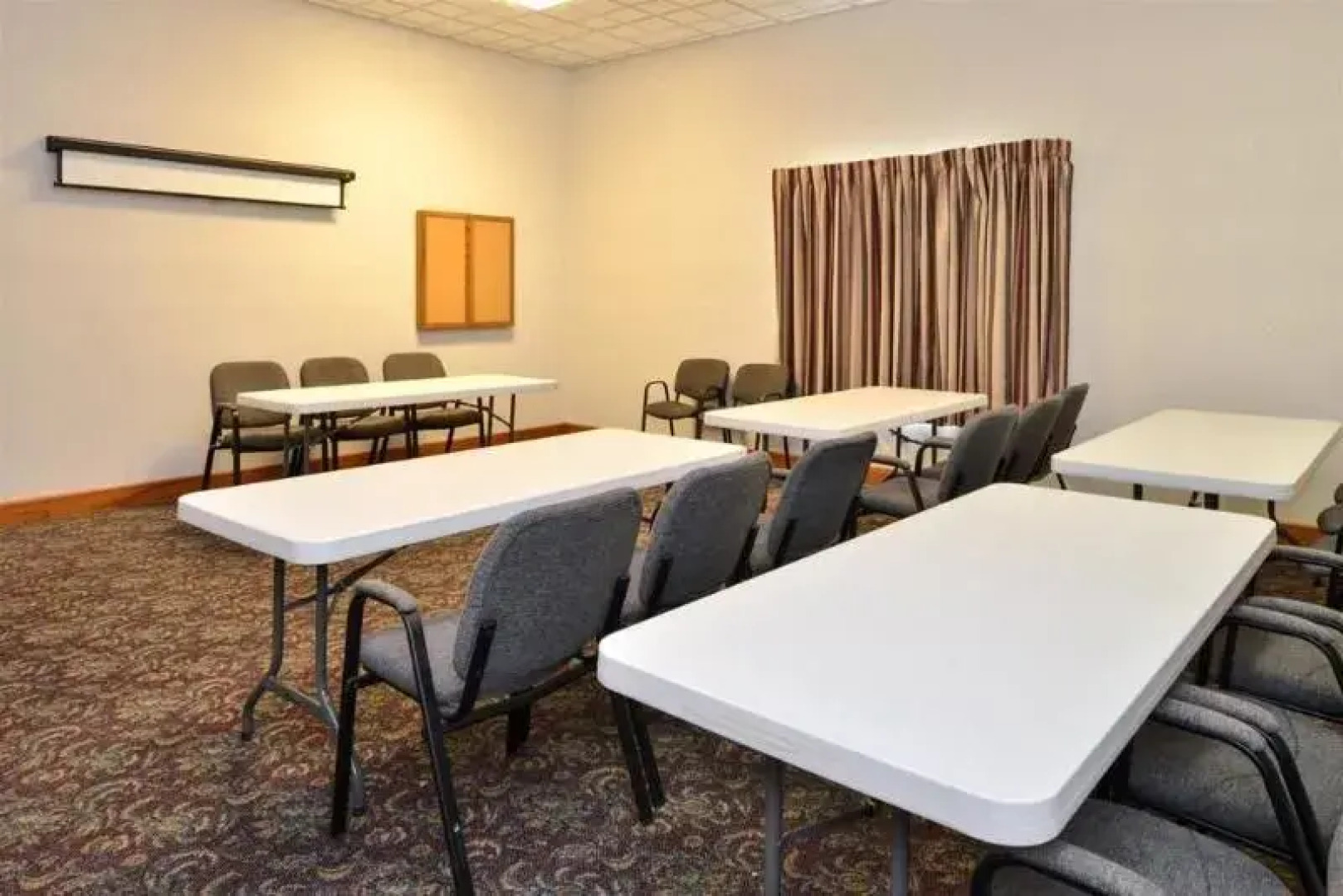 Americas Best Value Inn - Land between the Lakes