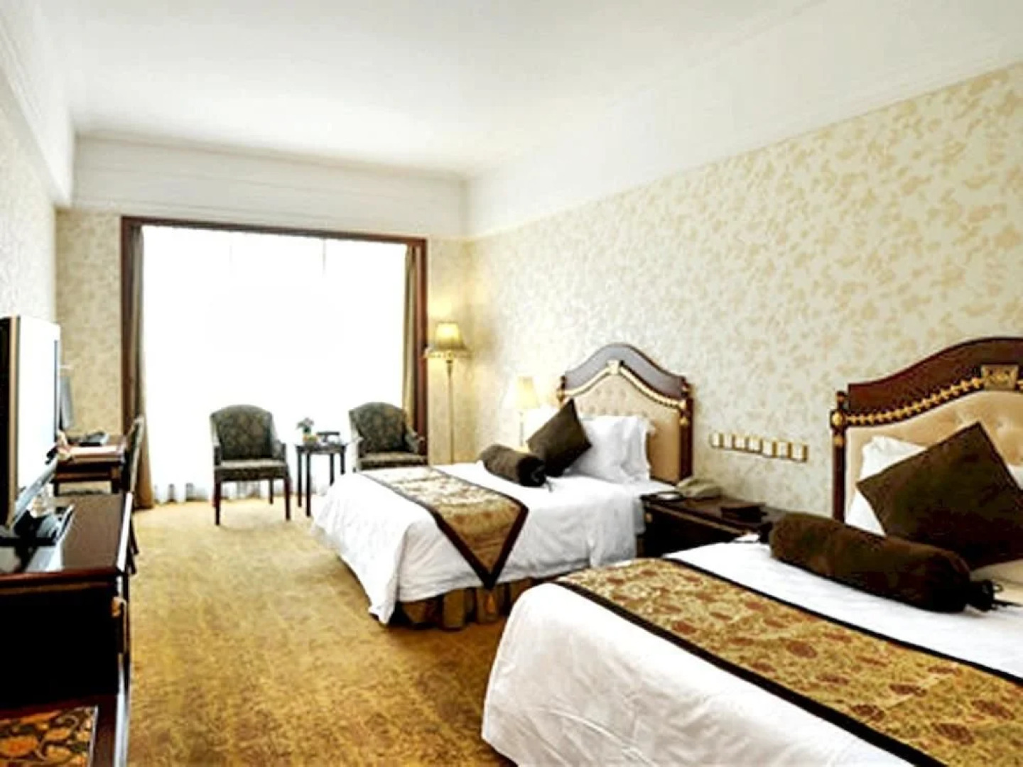 Pacific International Hotel