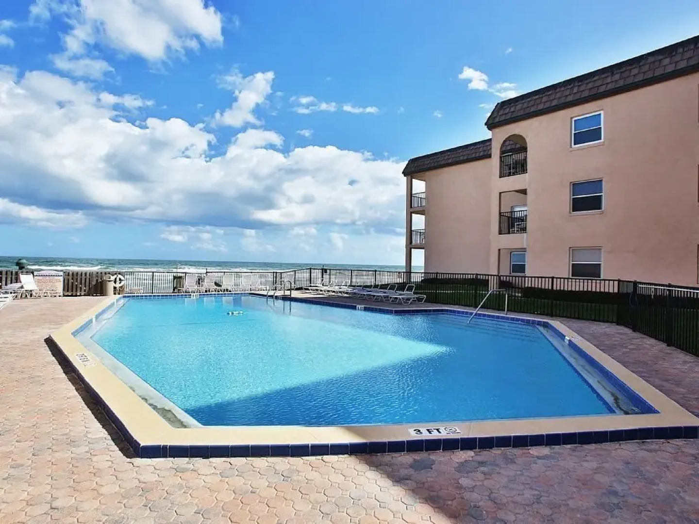 4495 S. Atlantic Ave #306s 2/2 Ocean Front