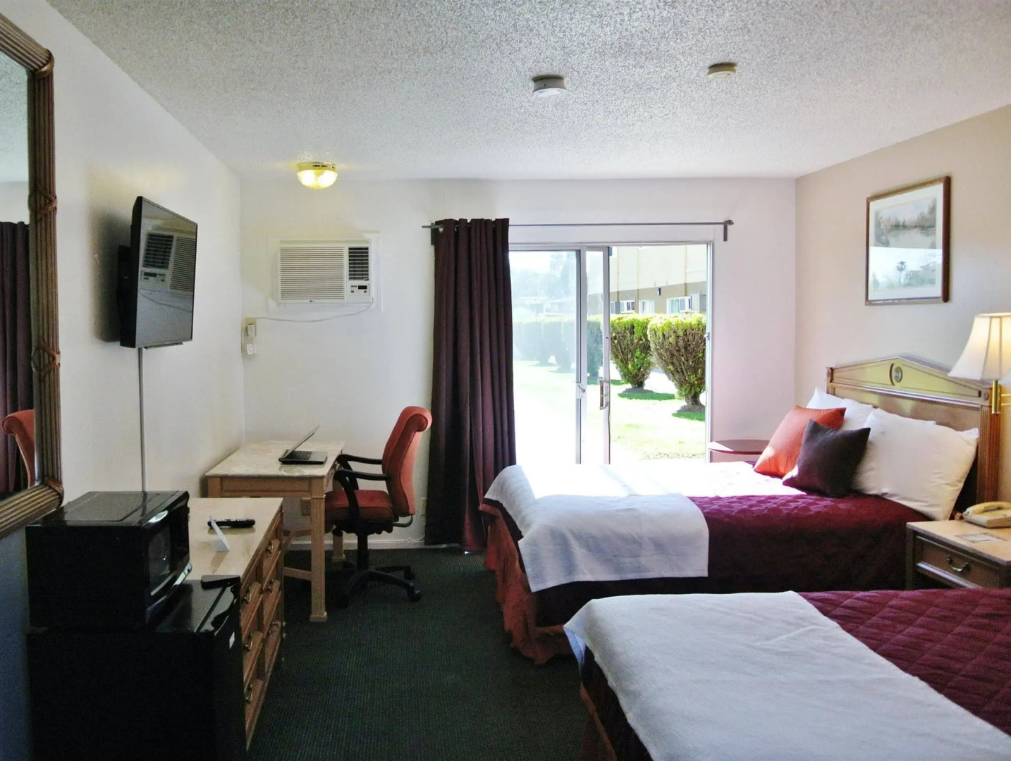 Travelodge by Wyndham Red Bluff South of Redding