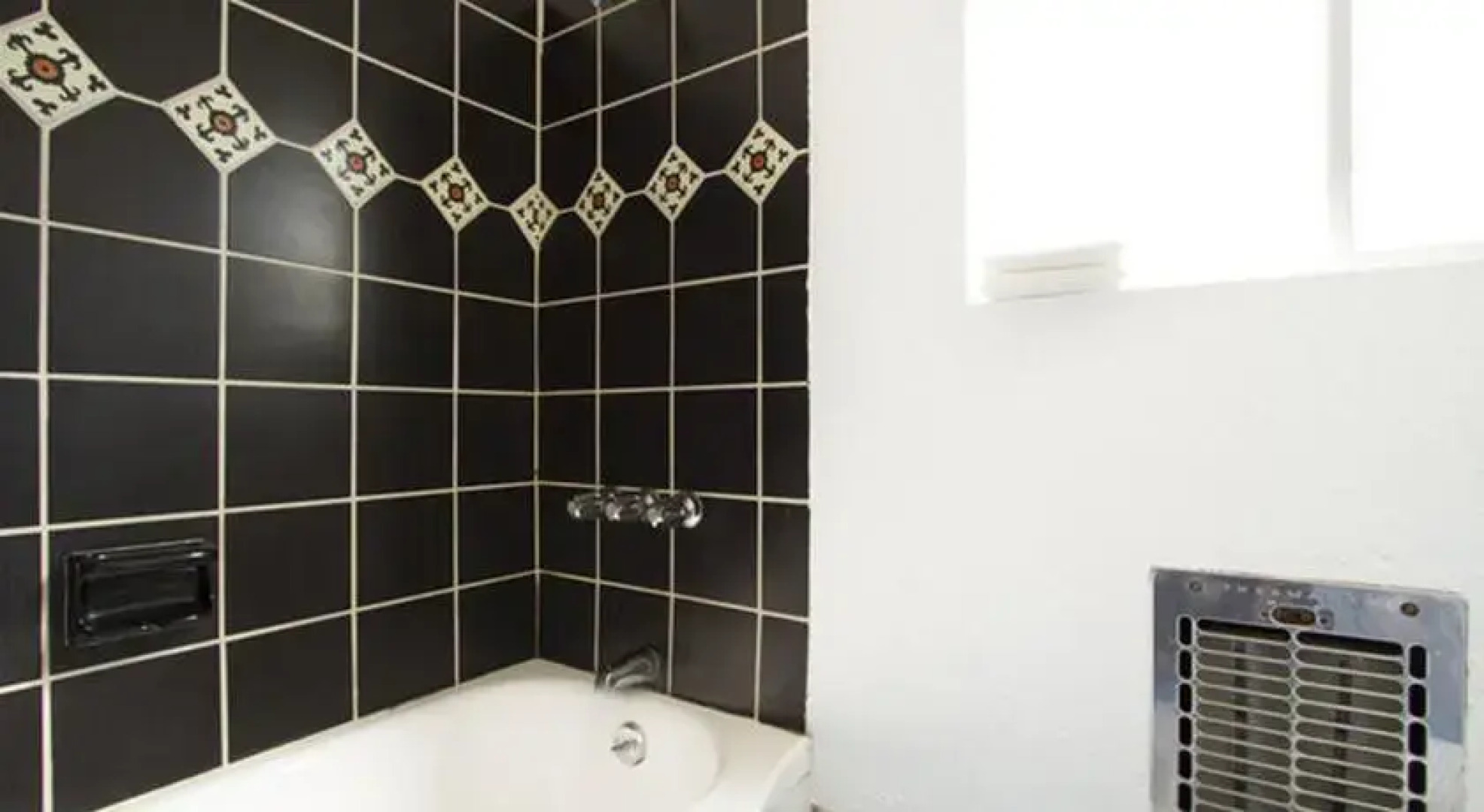 #6 Sunny Flat 3BR Melrose Ave