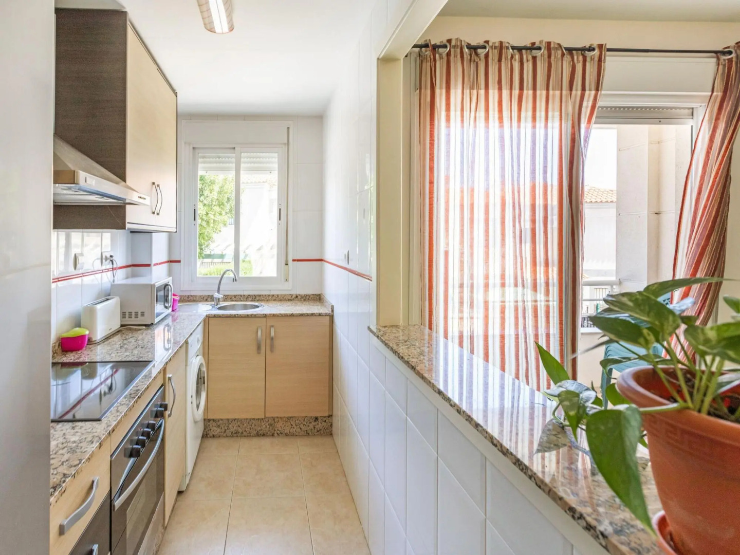 Simplistic Apartment in Almería next to the Seabeach