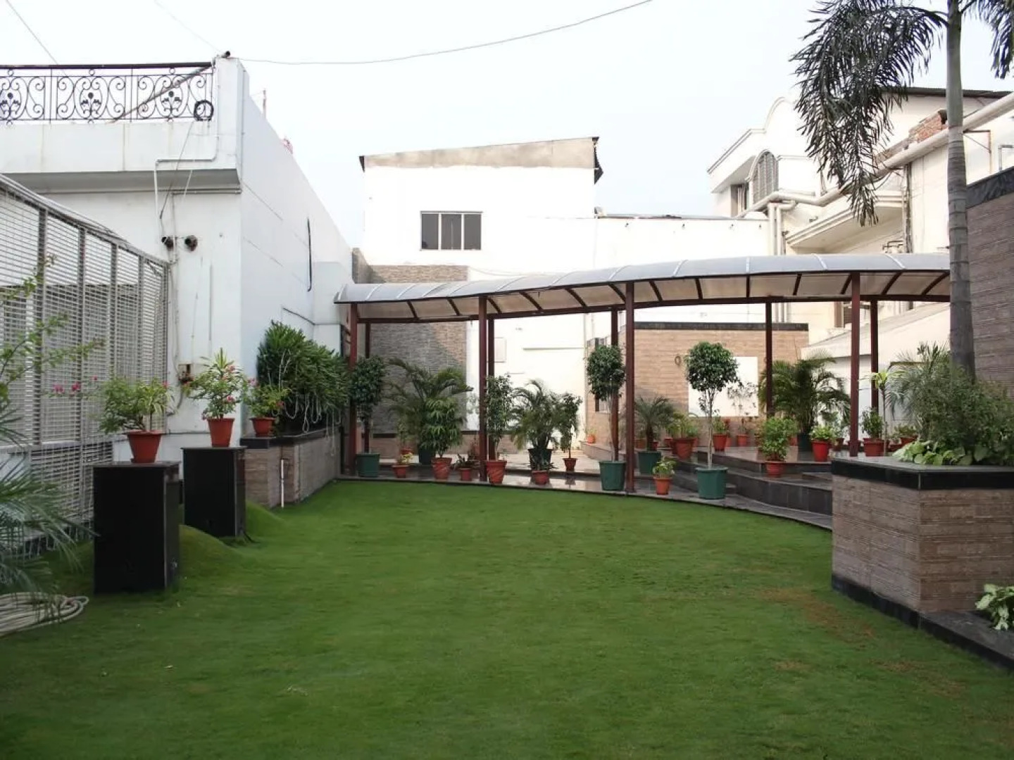 OYO 2617 Hotel Samrat Heavens