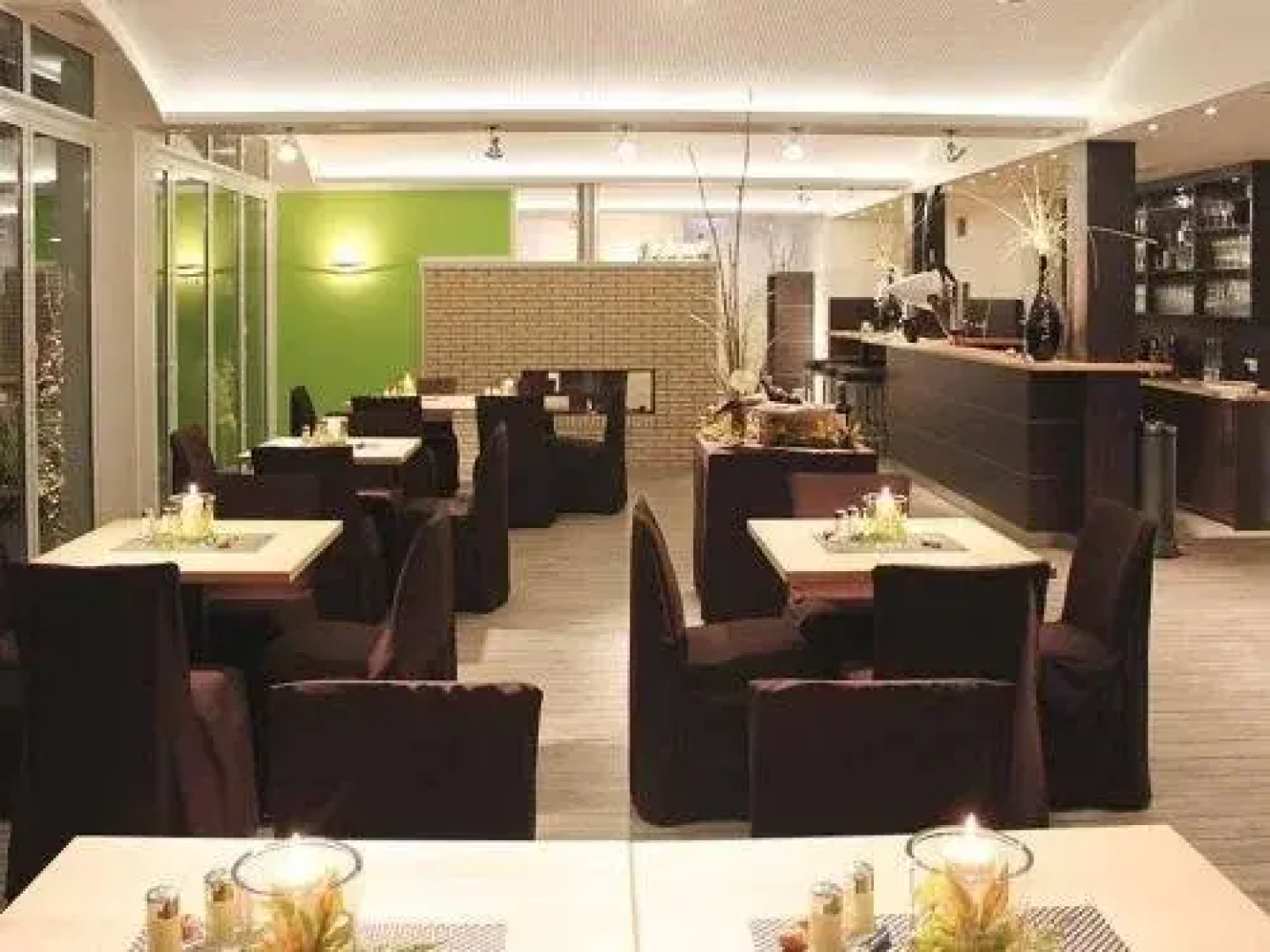 JU52 Restaurant Hotel Lounge