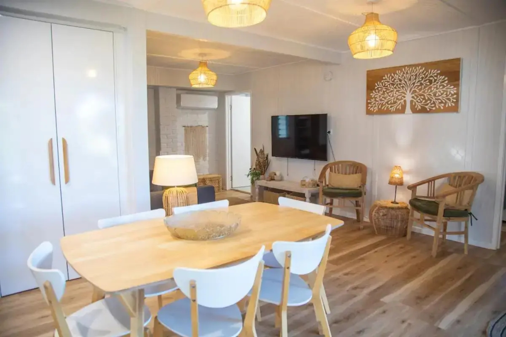 Yarabin - Luxury 6 Bedroom Home With Ocean Views