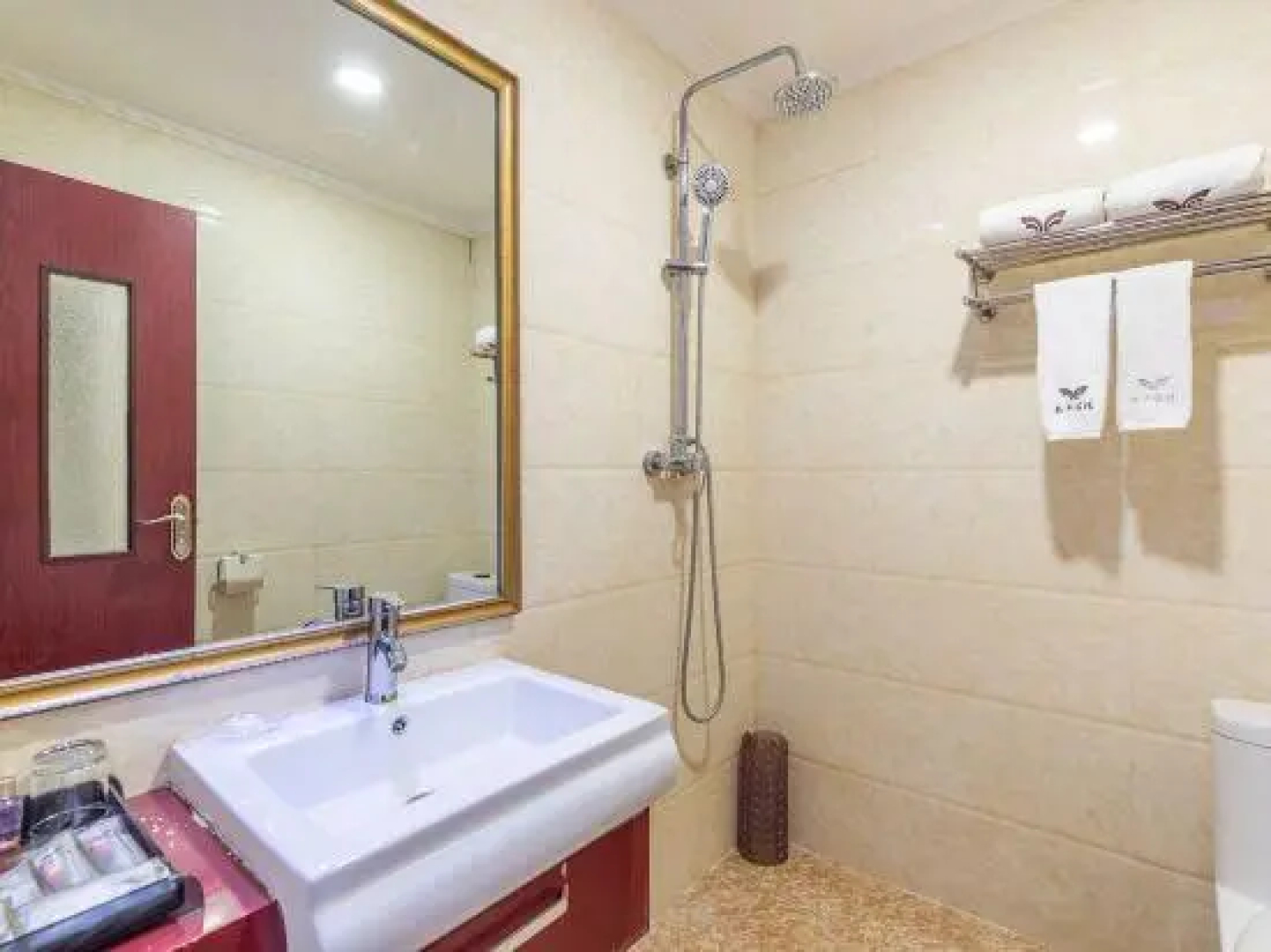 Changfeng Hotel