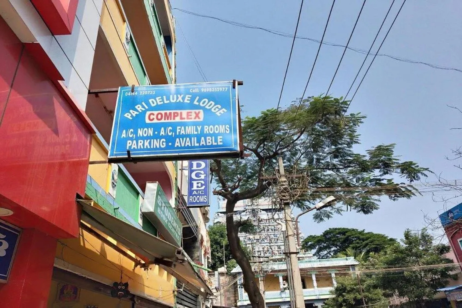 Parisha Residency - Temple Side Hotel