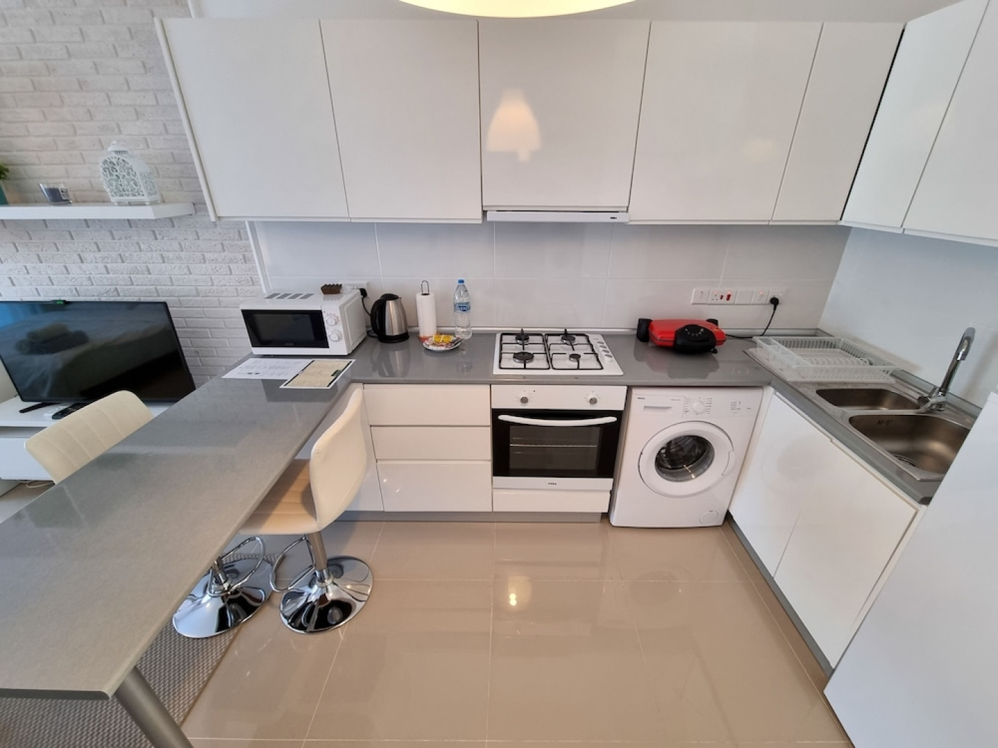 Tiberius Pool Apartments