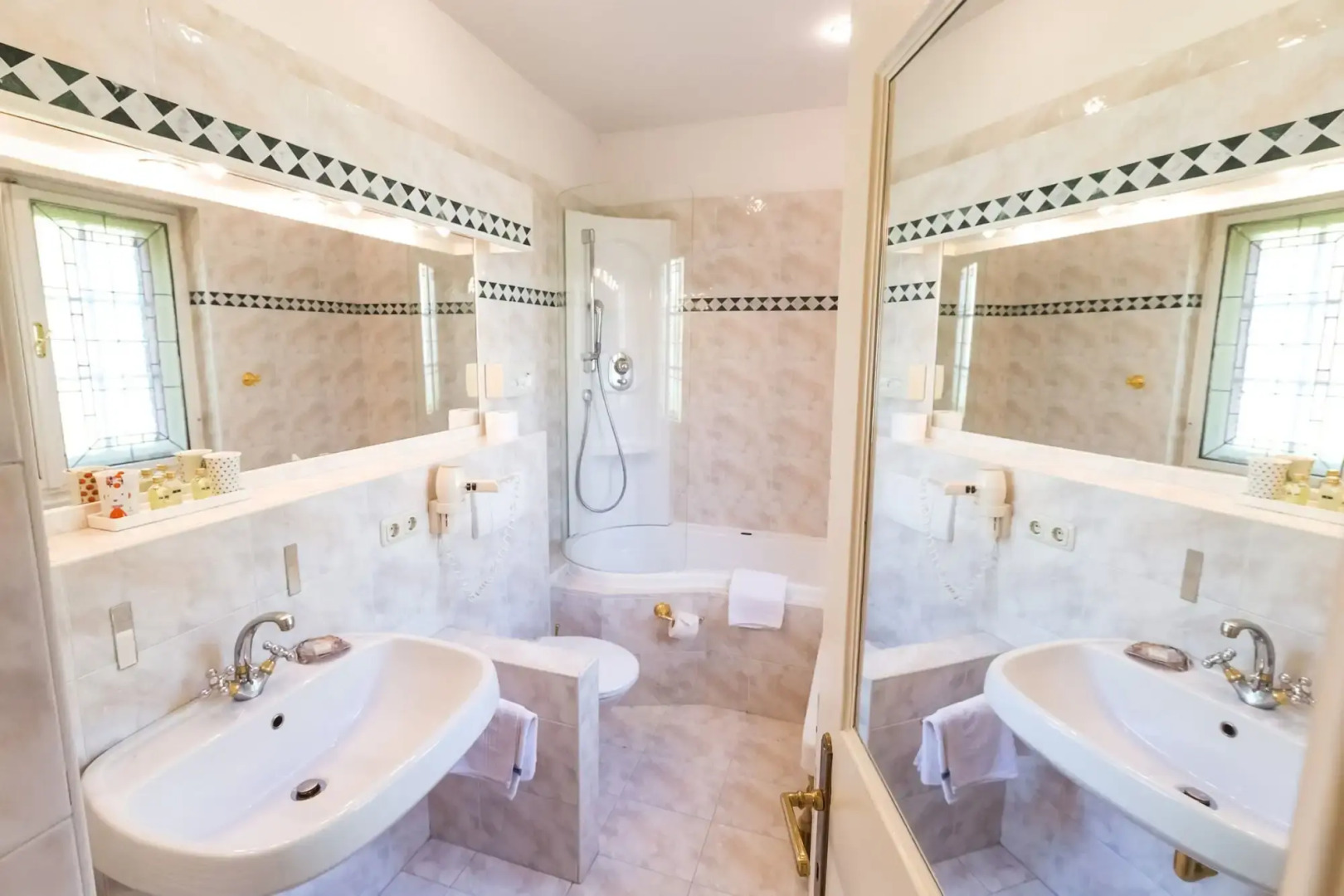 Hotel Schloss Leonstain