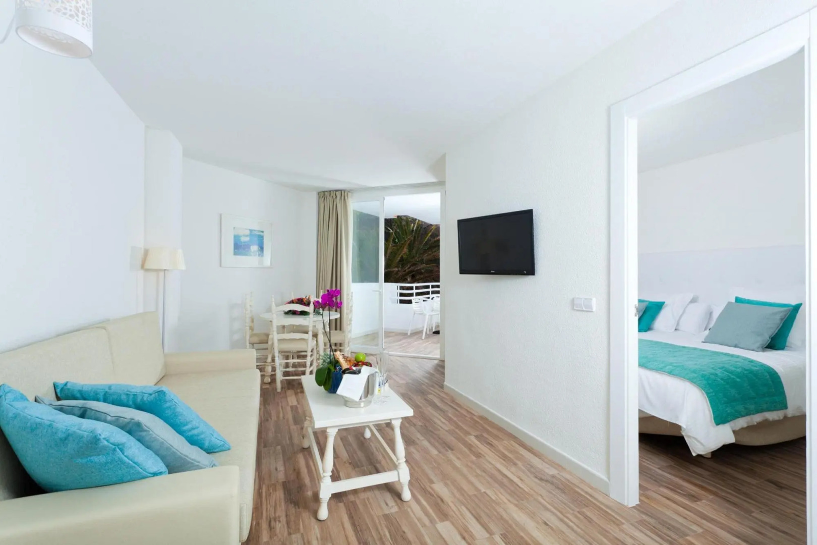 FERGUS Style Cala Blanca Suites