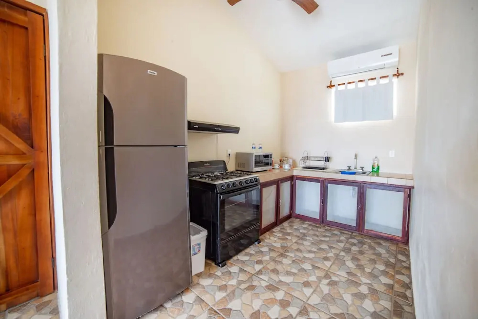 Maha Sand Suites Hostel & Hotel