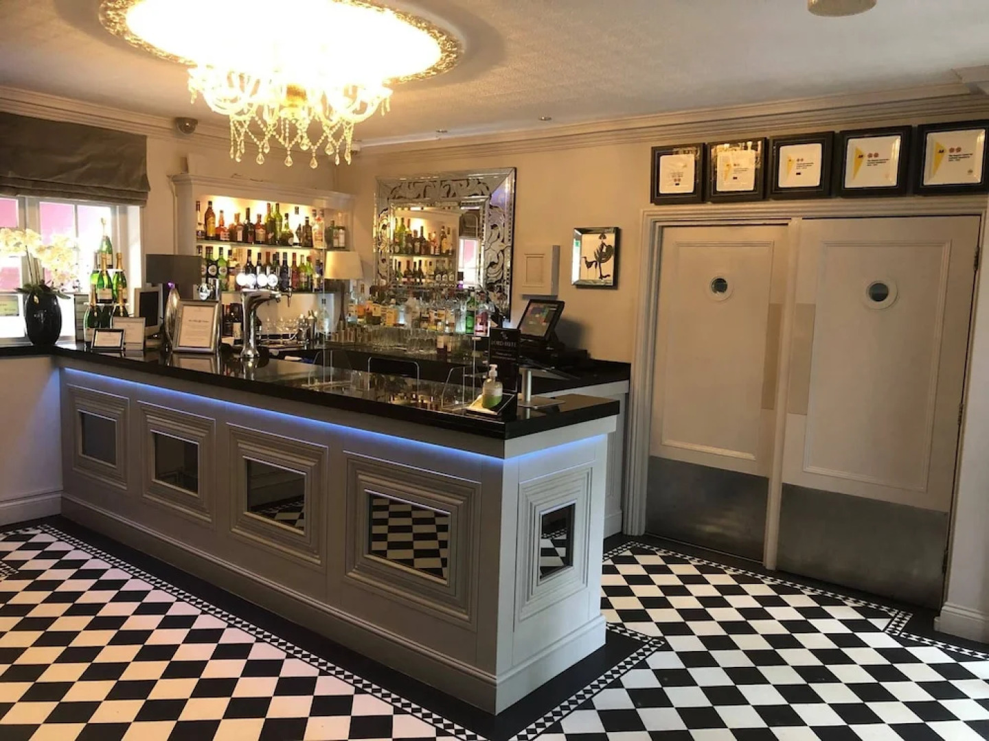 Lord Bute Hotel & Restaurant