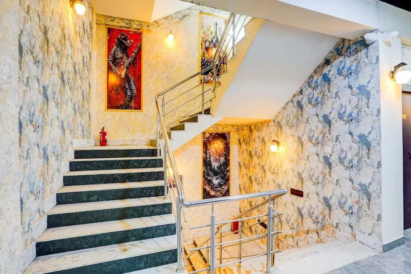 Fabhotel Dream Palace I