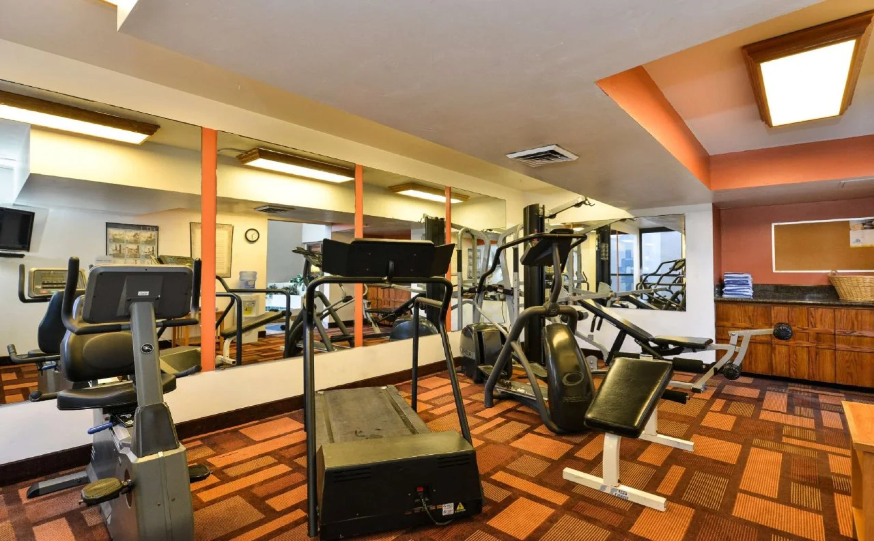 Holiday Inn Express & Suites Phoenix - Tempe by IHG