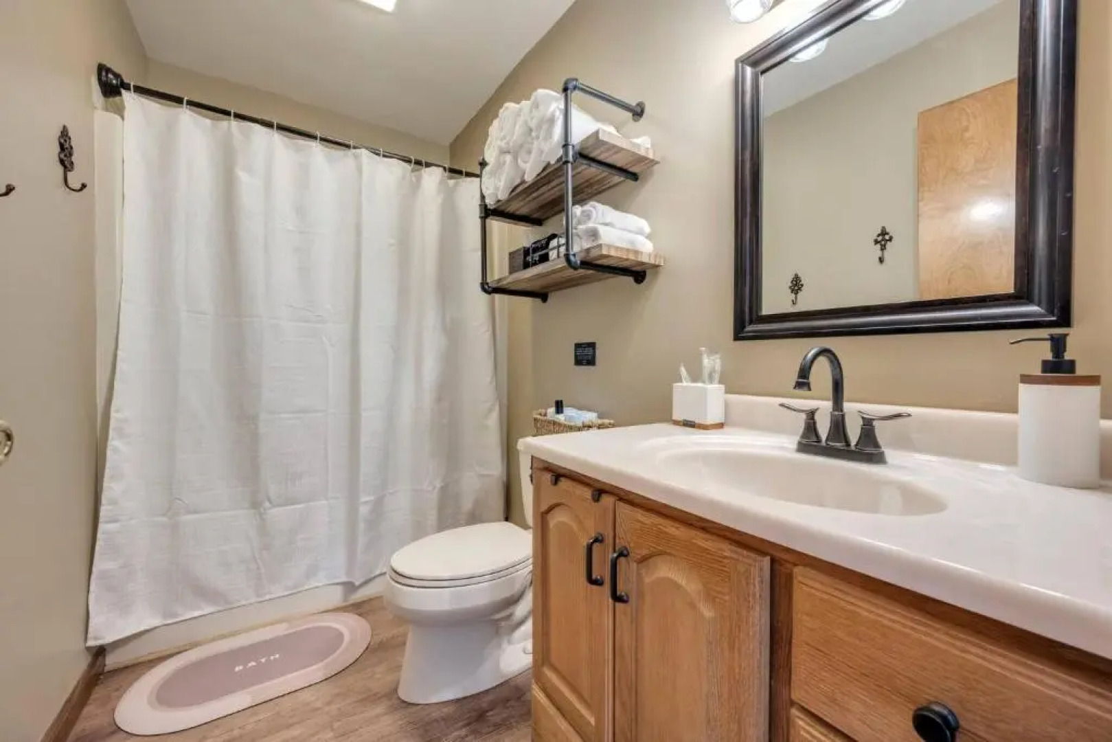 Steps To The Lake House, Hot Tub, Game Room, Deck