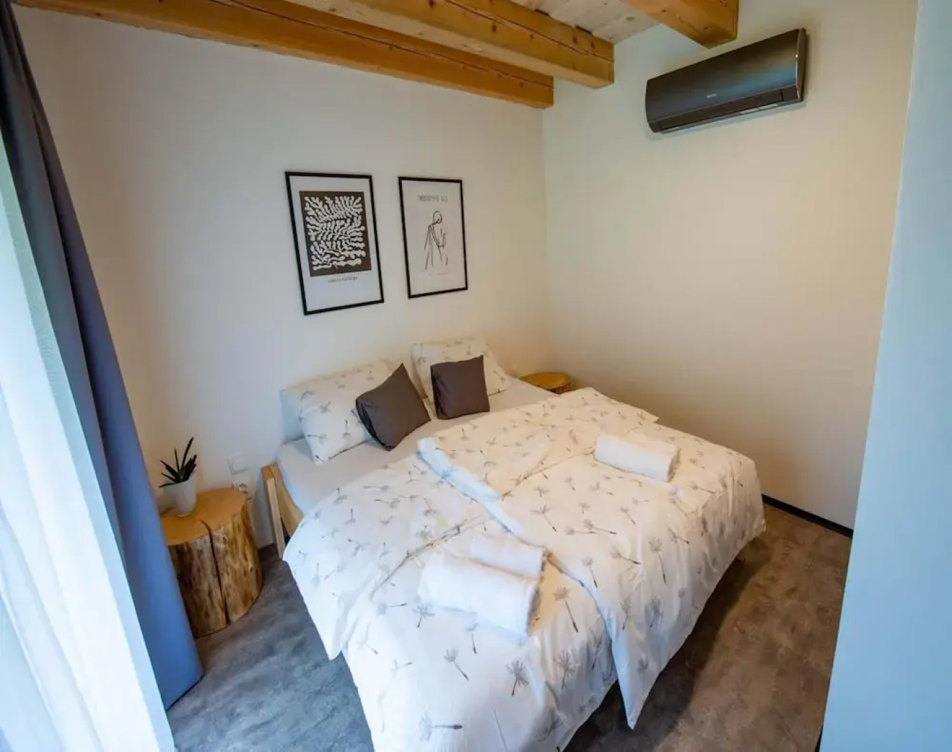 Apartment Near Pernstejn Castle in Smrcek