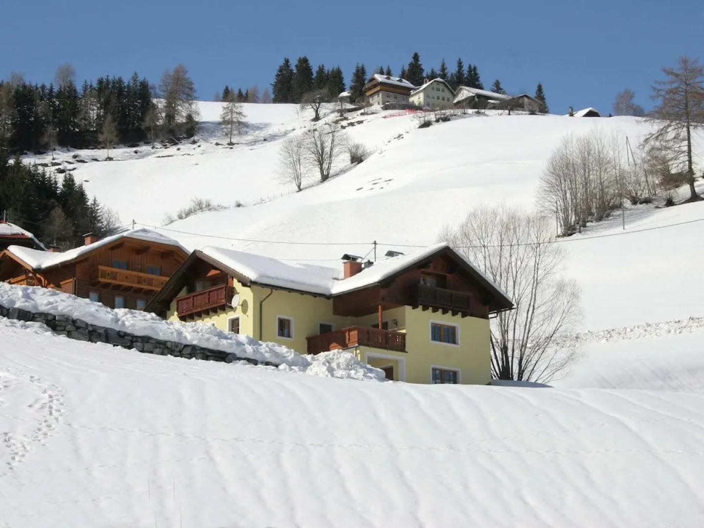 Beautiful Luxury 5 Star Chalet, 17 People With In-house Wellness Centre. A Winner!