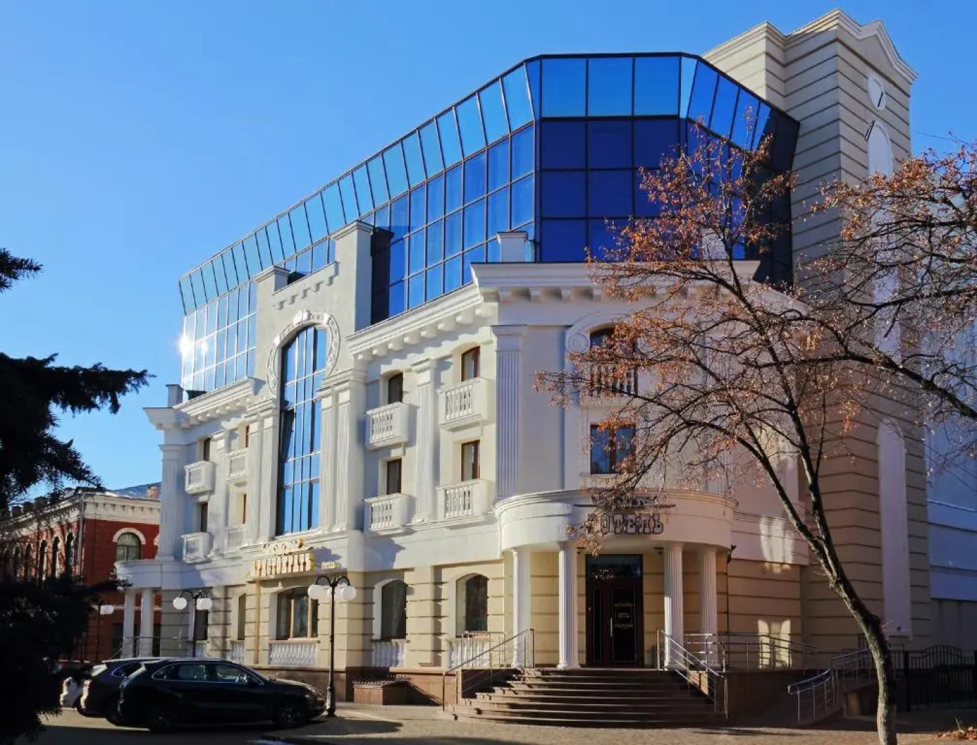 Отель Аристократ