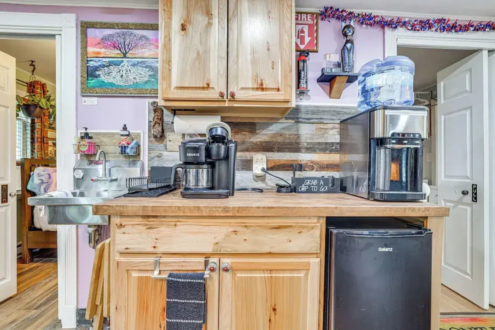 Artsy Cottage In Scotrun W/ Studio Space & Hot Tub