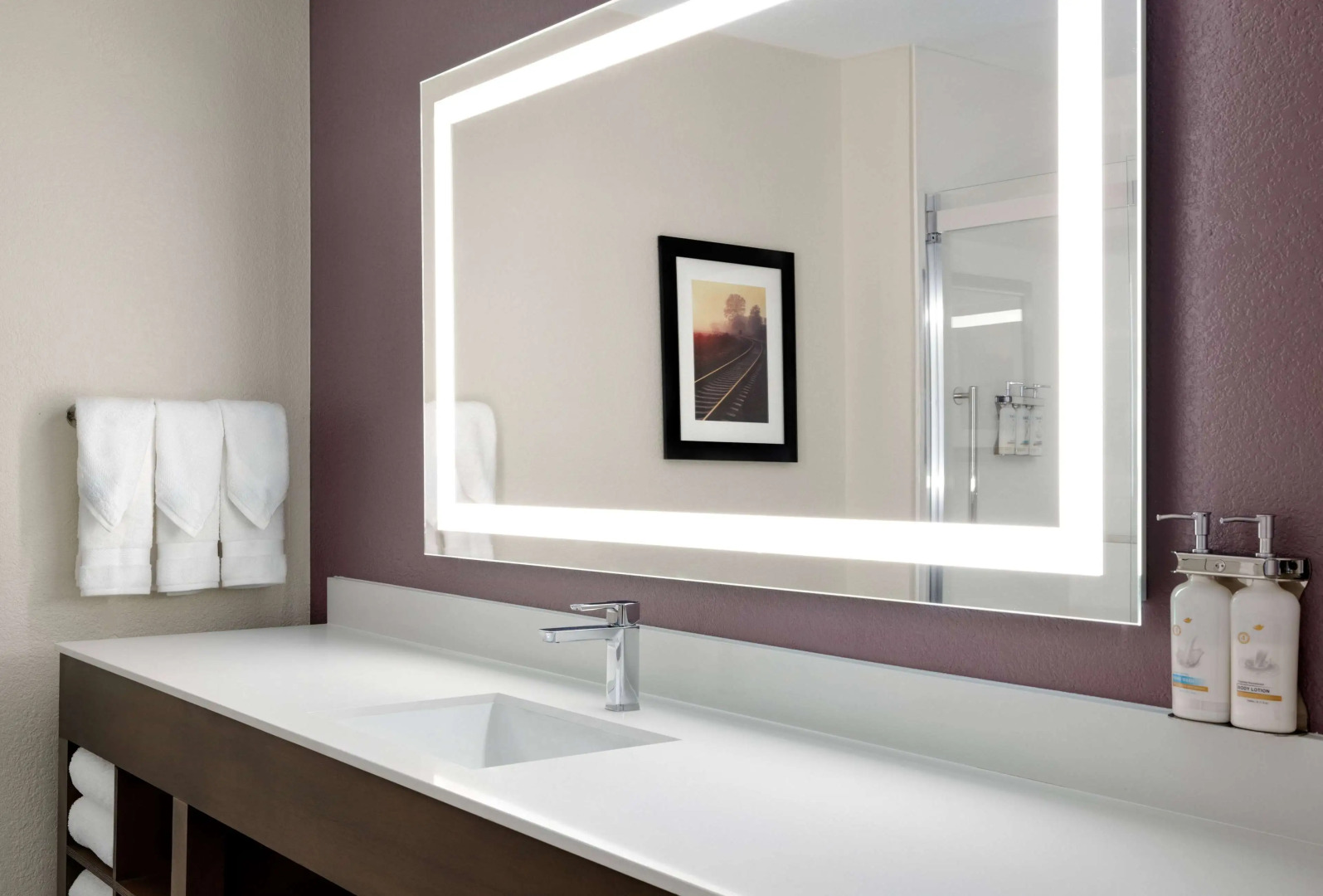 La Quinta Inn & Suites by Wyndham Springfield Airport Plaza