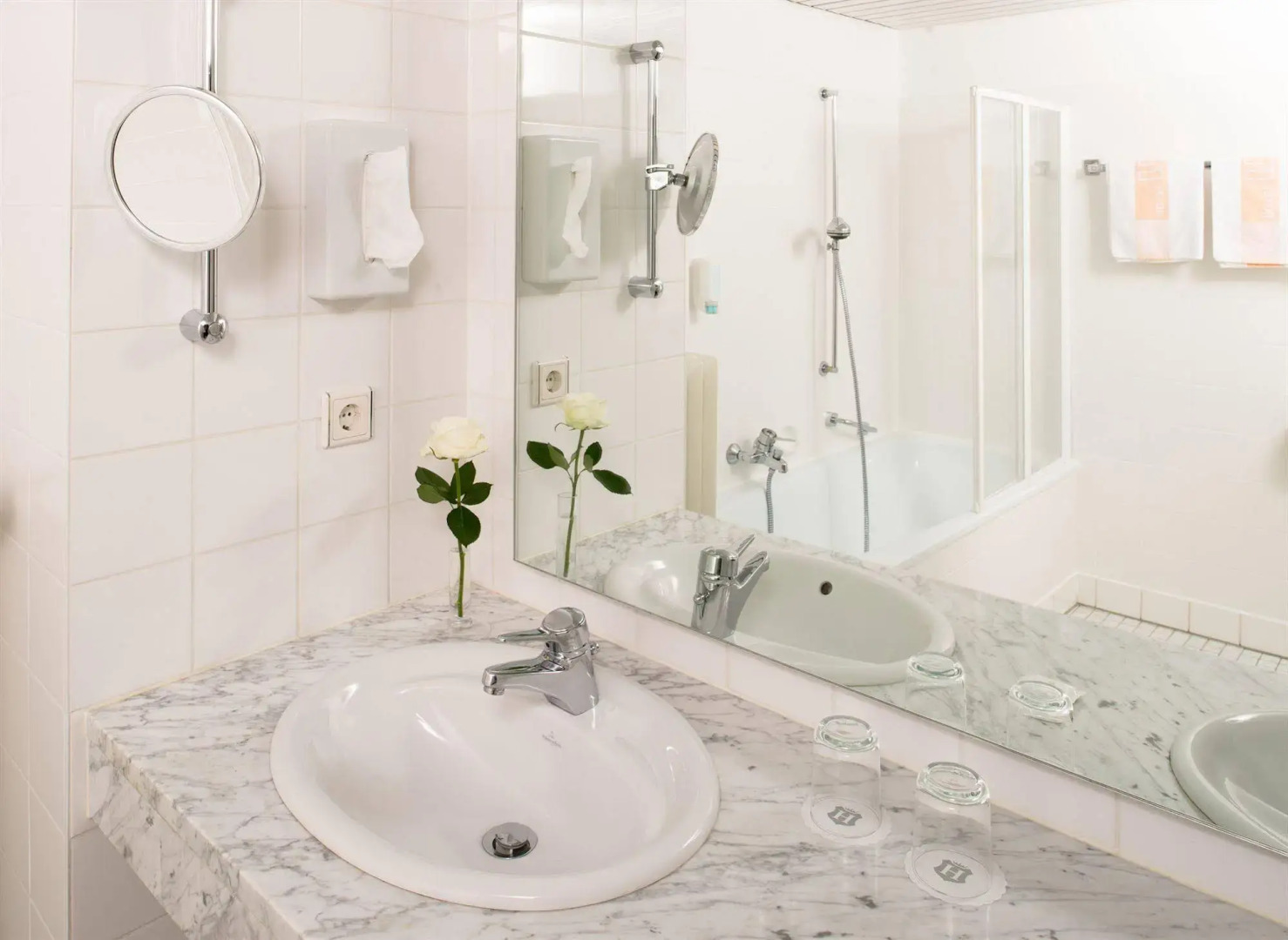 Tante ALMA's Mülheimer Hotel