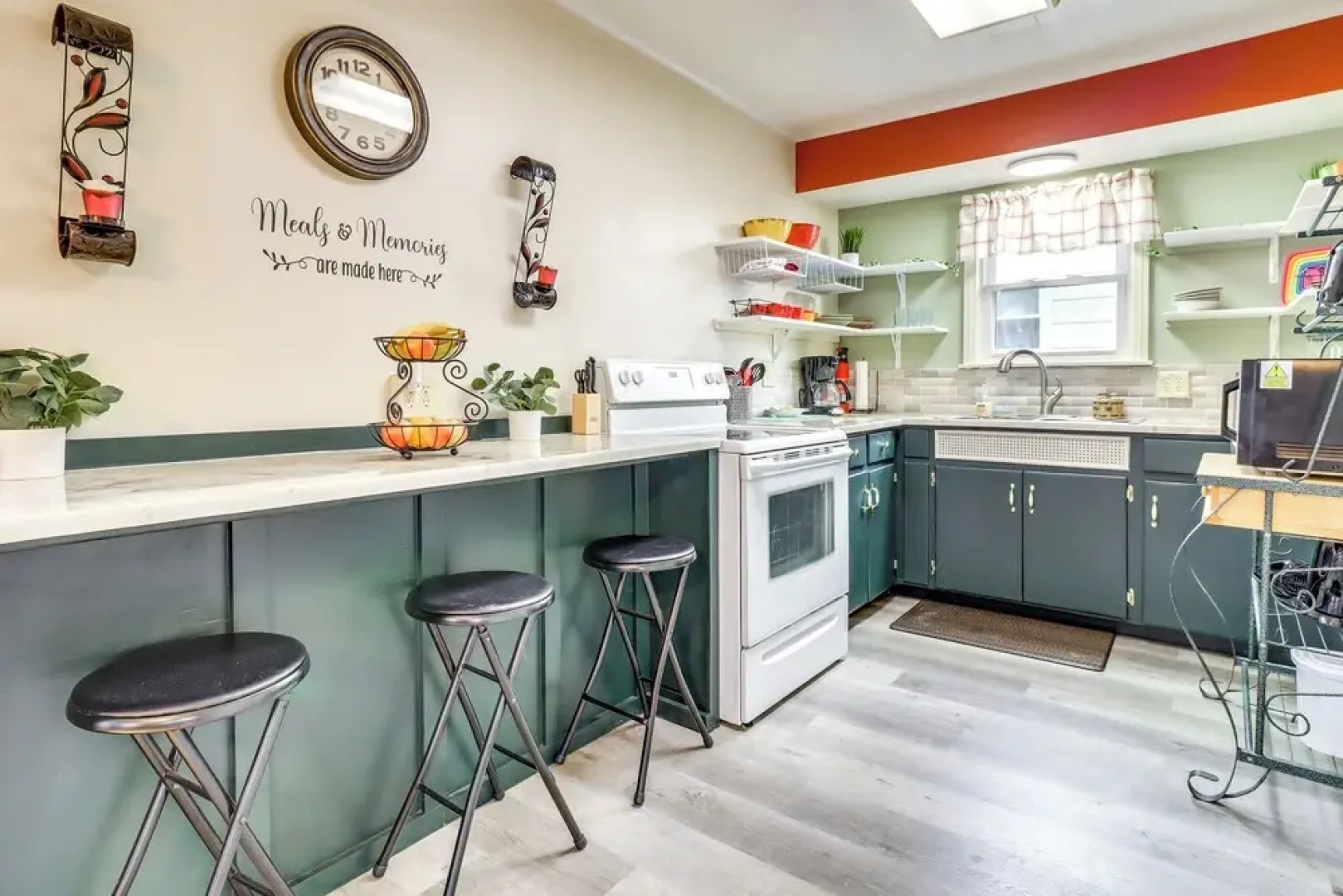 Walk to Adrian College: Family Home in Michigan