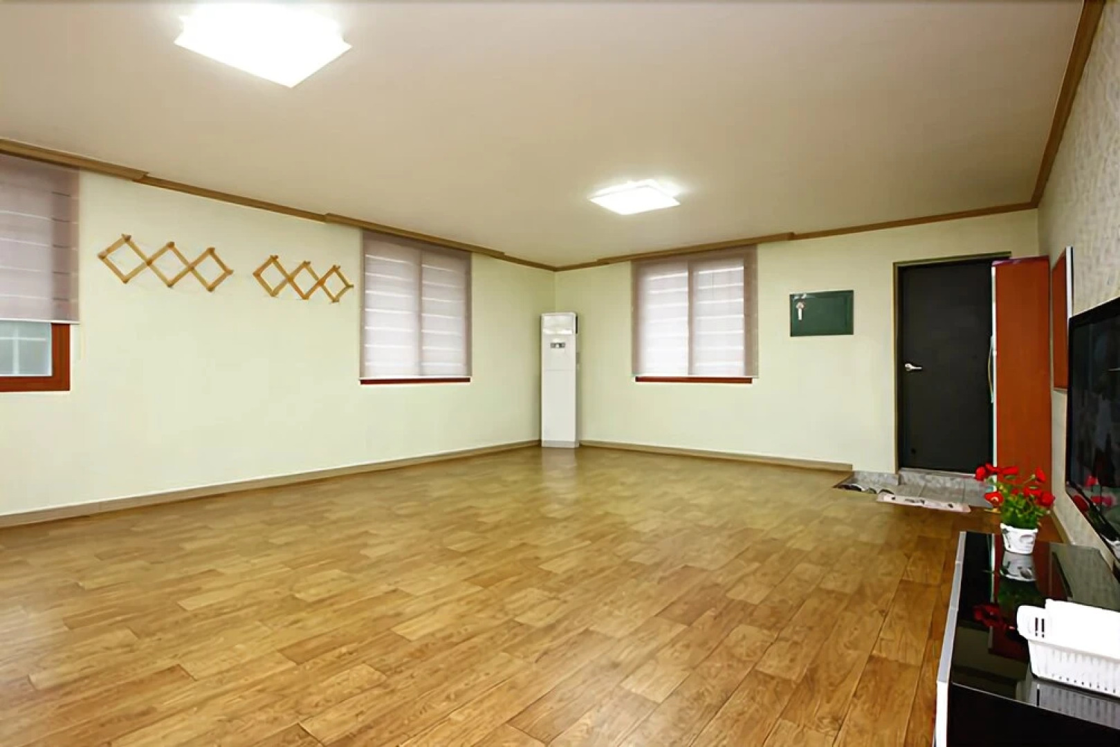 Pocheon Sanjeong Lake Travel Sketch Pension