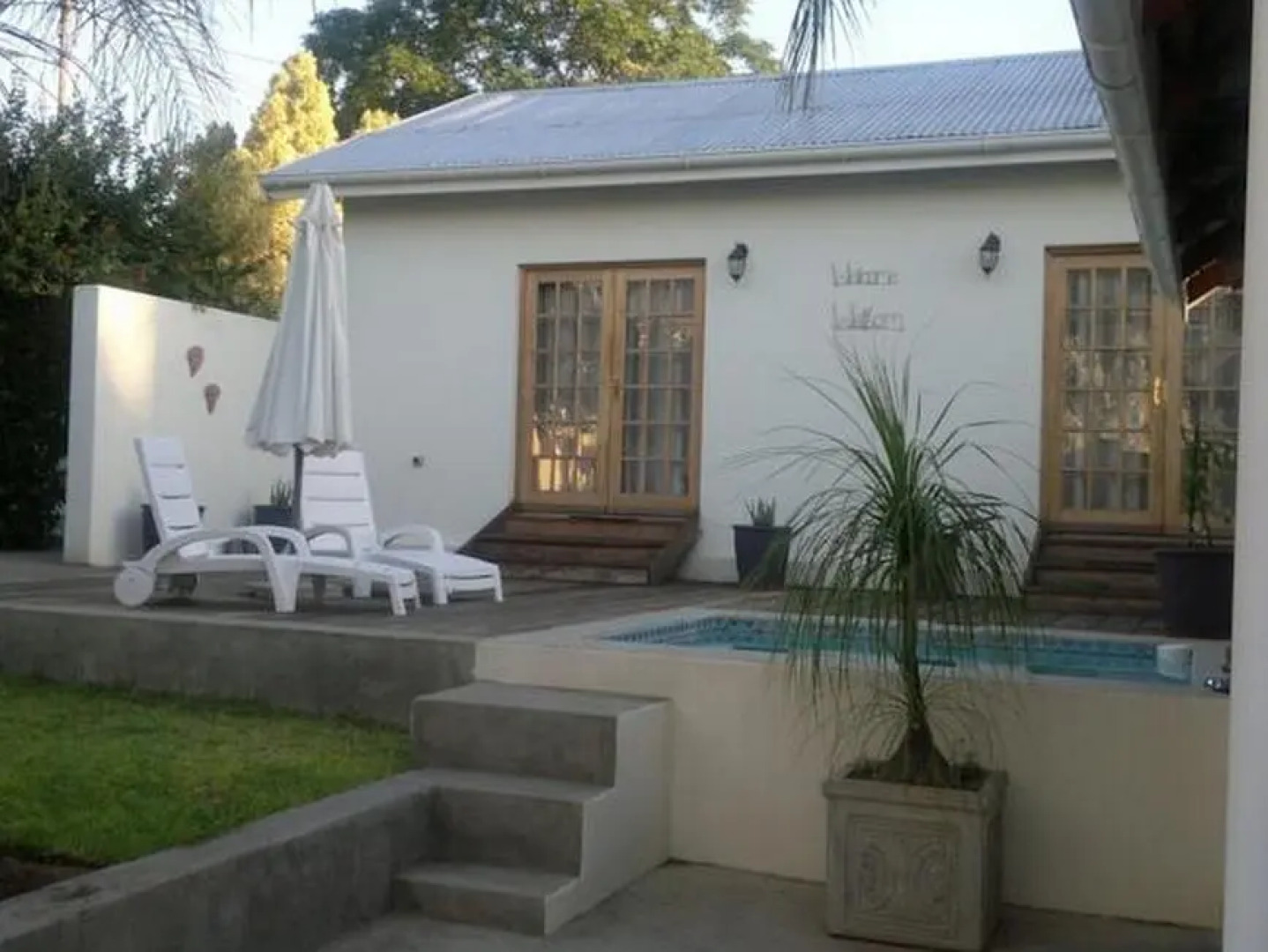 Oasis Shanti Backpackers