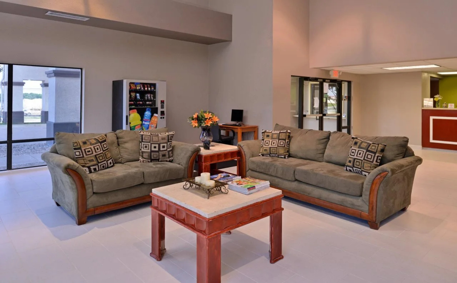 Red Roof Inn & Suites Austin East - Manor