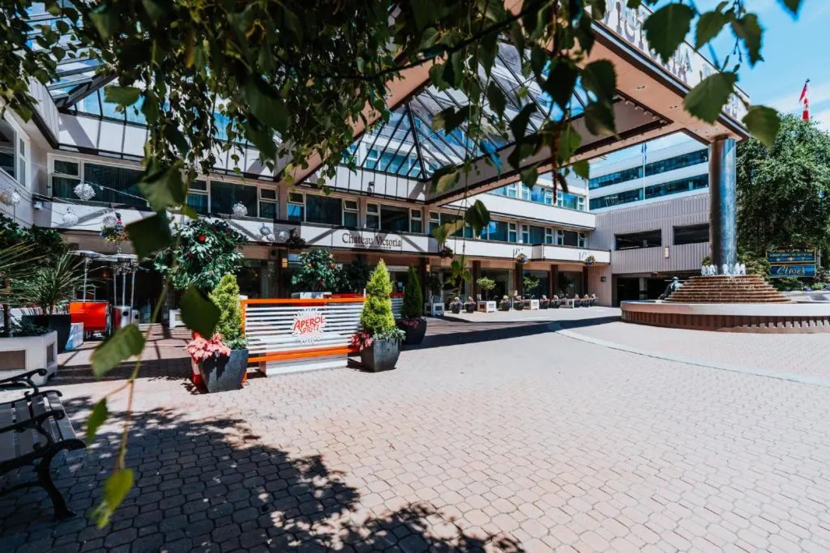 Chateau Victoria Hotel and Suites