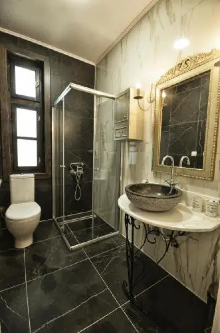 Royal Winery Queen Maria