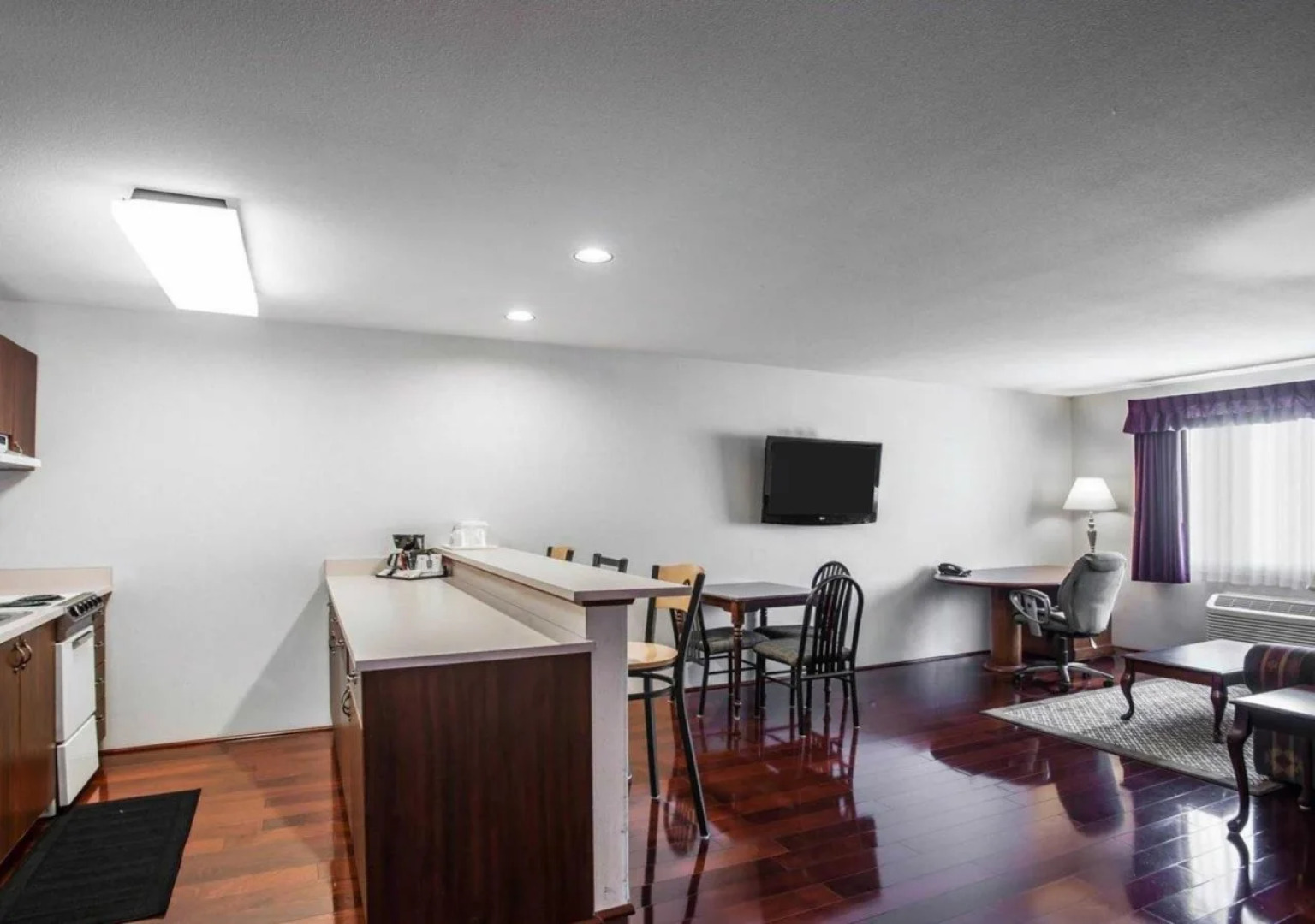 Quality Inn Grand Suites Bellingham