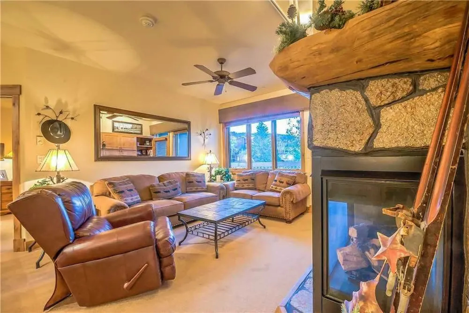 3105 Champagne Lodge,Trappeurs