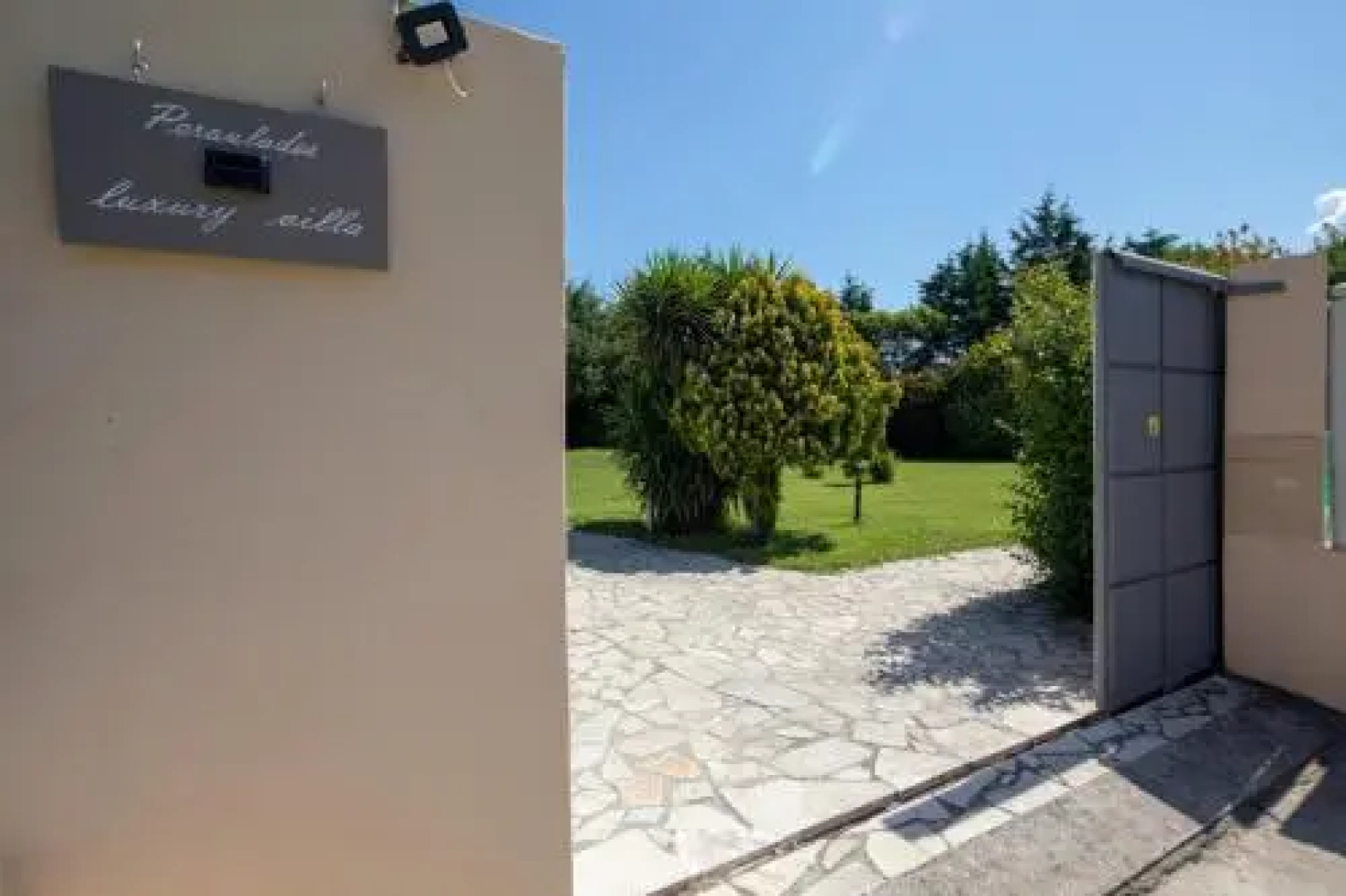 Peroulades Luxury Villa