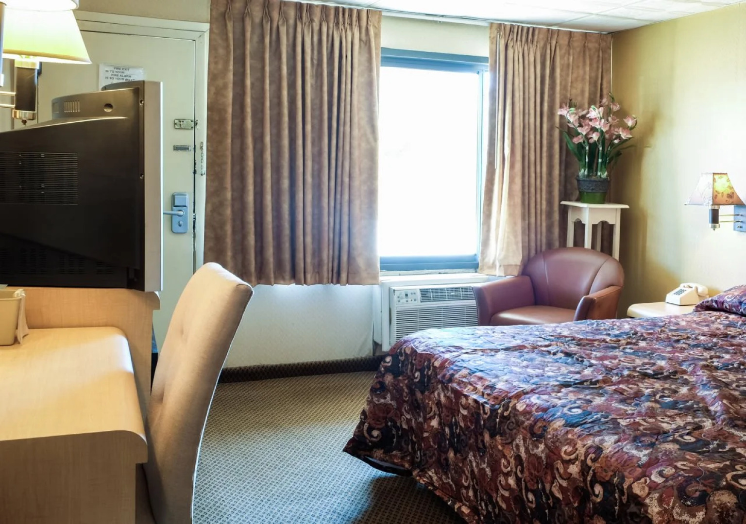 Capri Lynbrook Motor Inn