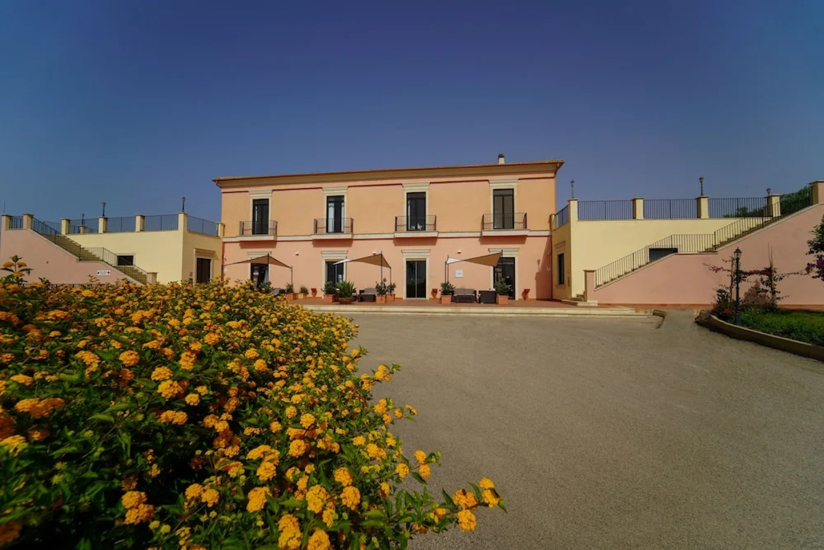 Sikania Resort & Spa