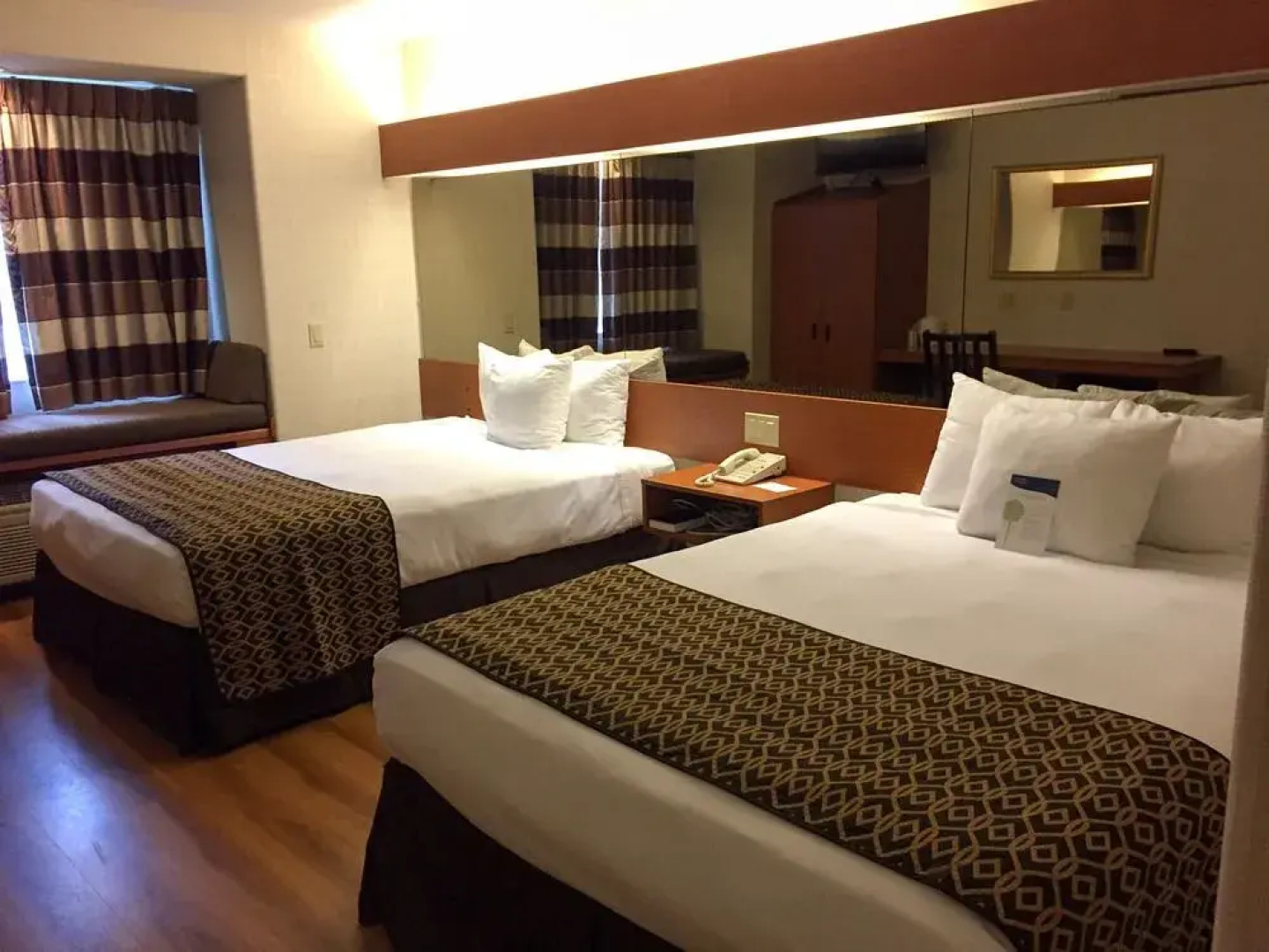 GuestHouse Inn & Suites Sutherlin