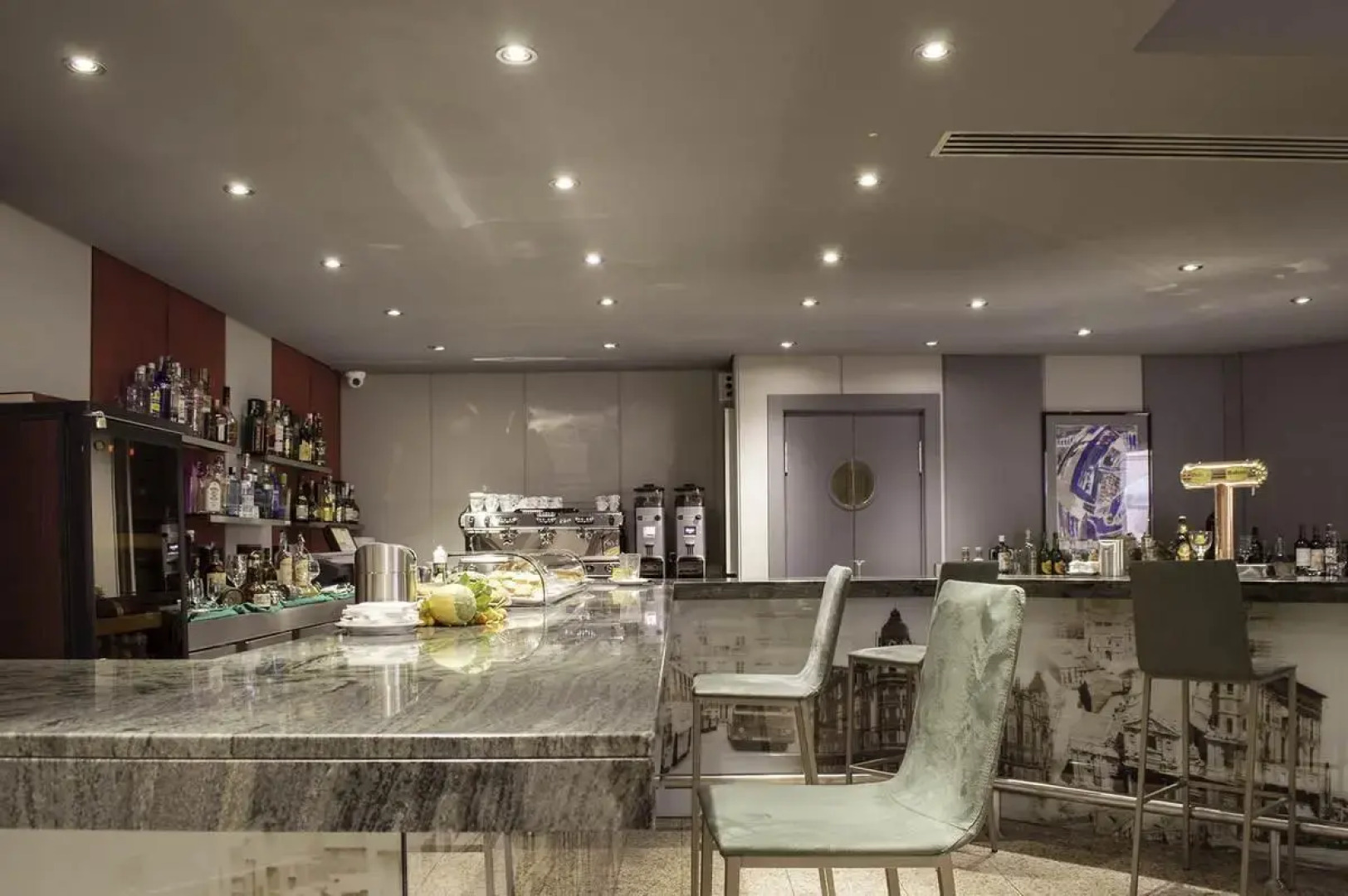 Отель Zentral Parque